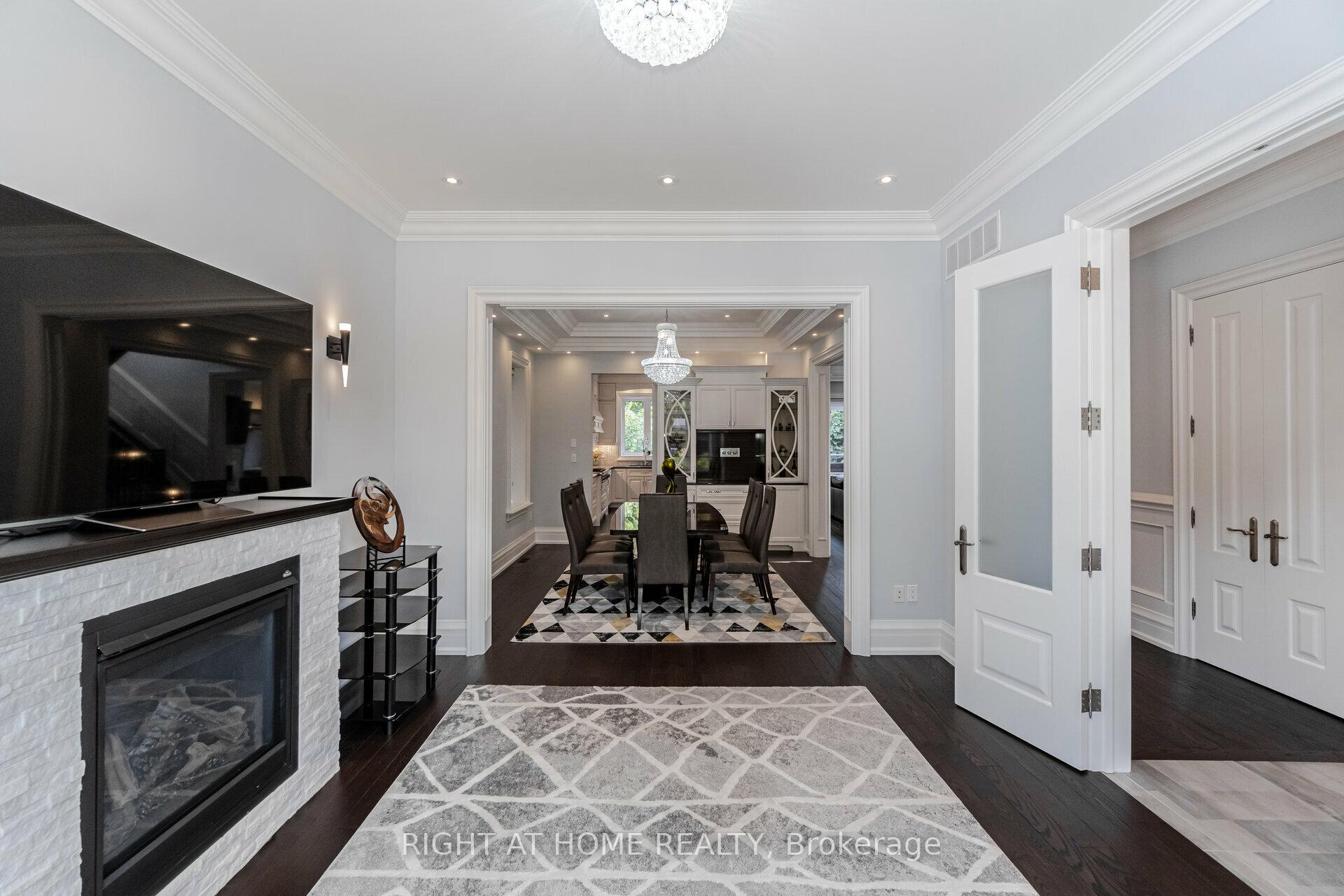 Photo 7 of 35 Burnelm Drive, Etobicoke, Islington-City Centre West — HOMEH