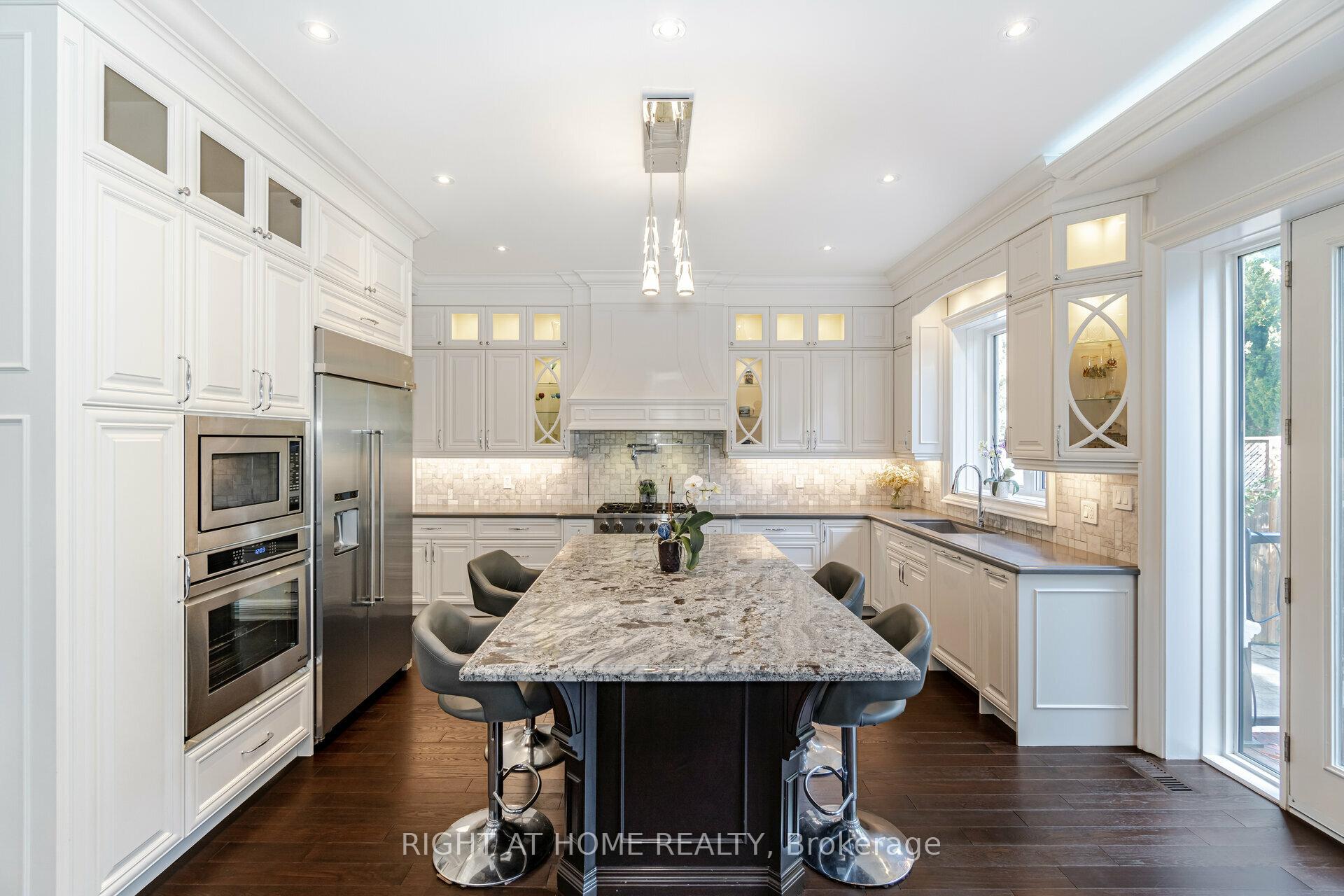 Photo 12 of 35 Burnelm Drive, Etobicoke, Islington-City Centre West — HOMEH