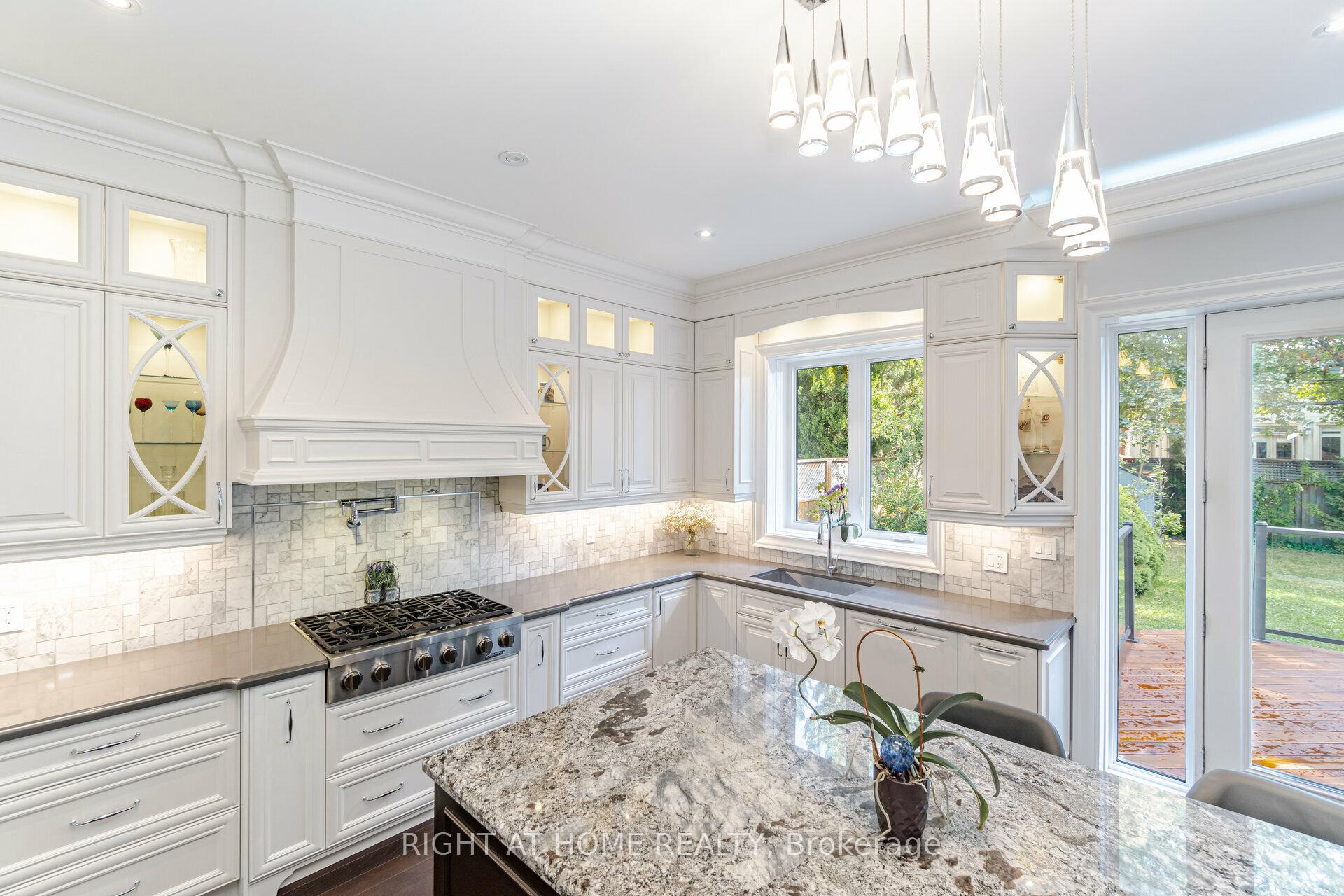 Photo 13 of 35 Burnelm Drive, Etobicoke, Islington-City Centre West — HOMEH