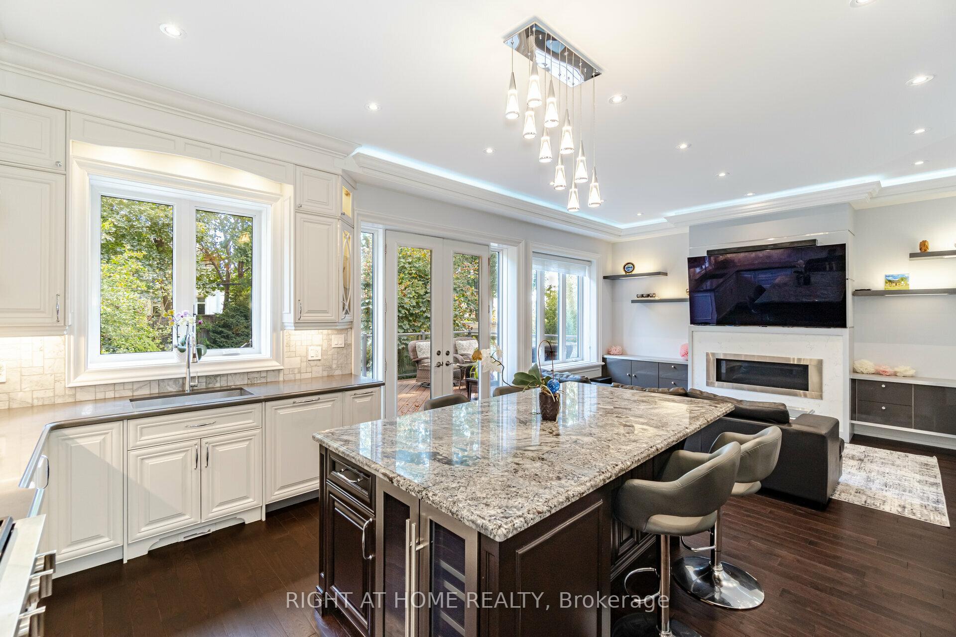 Photo 16 of 35 Burnelm Drive, Etobicoke, Islington-City Centre West — HOMEH