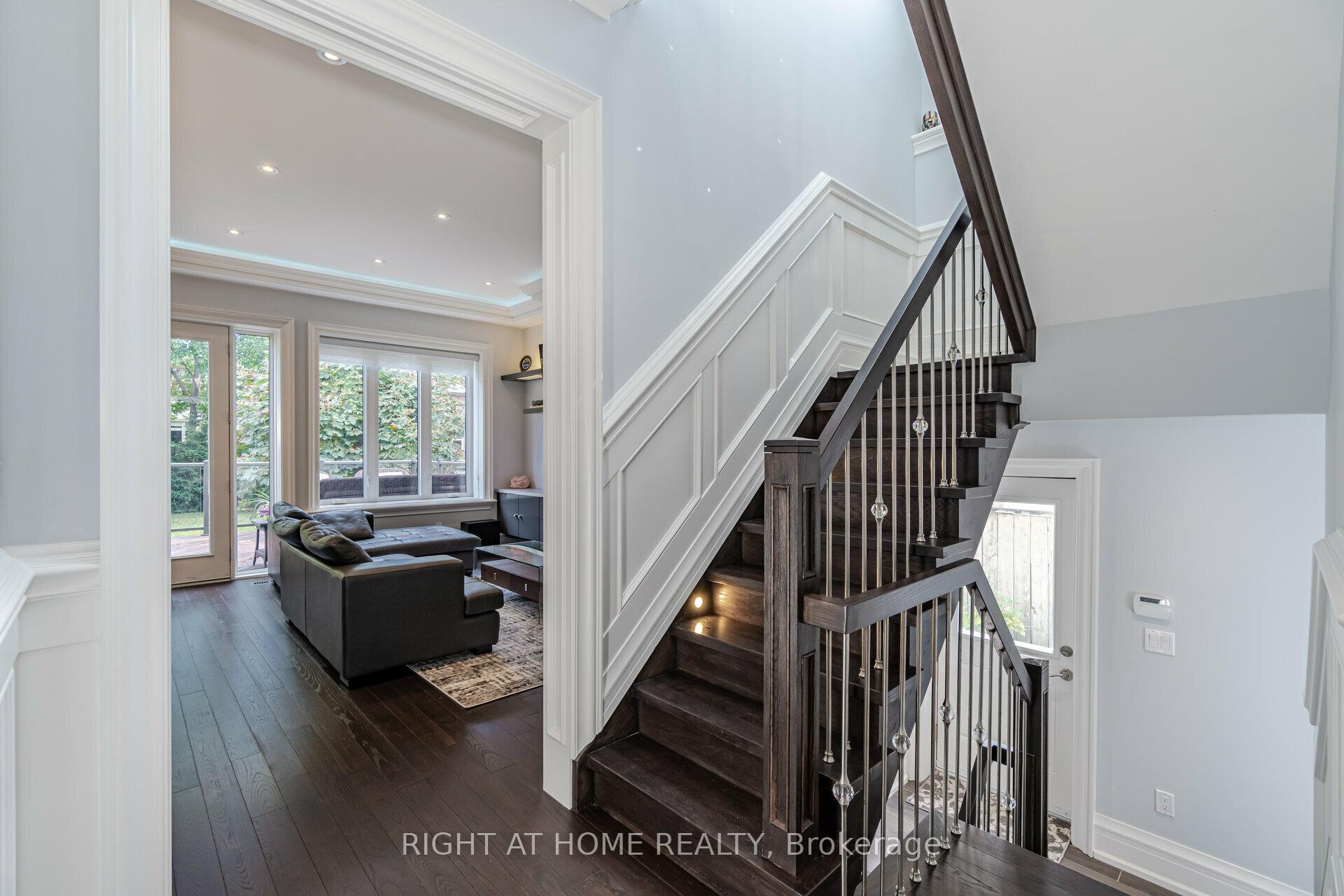 Photo 20 of 35 Burnelm Drive, Etobicoke, Islington-City Centre West — HOMEH