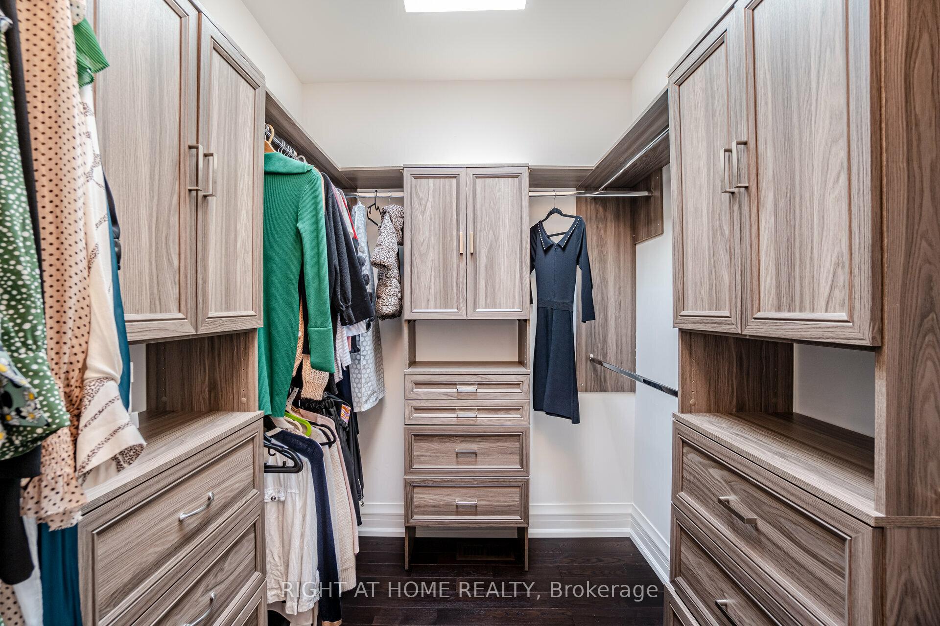 Photo 26 of 35 Burnelm Drive, Etobicoke, Islington-City Centre West — HOMEH