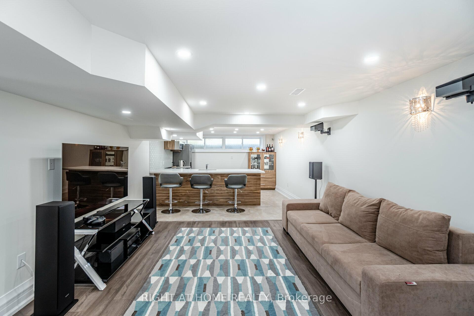 Photo 34 of 35 Burnelm Drive, Etobicoke, Islington-City Centre West — HOMEH
