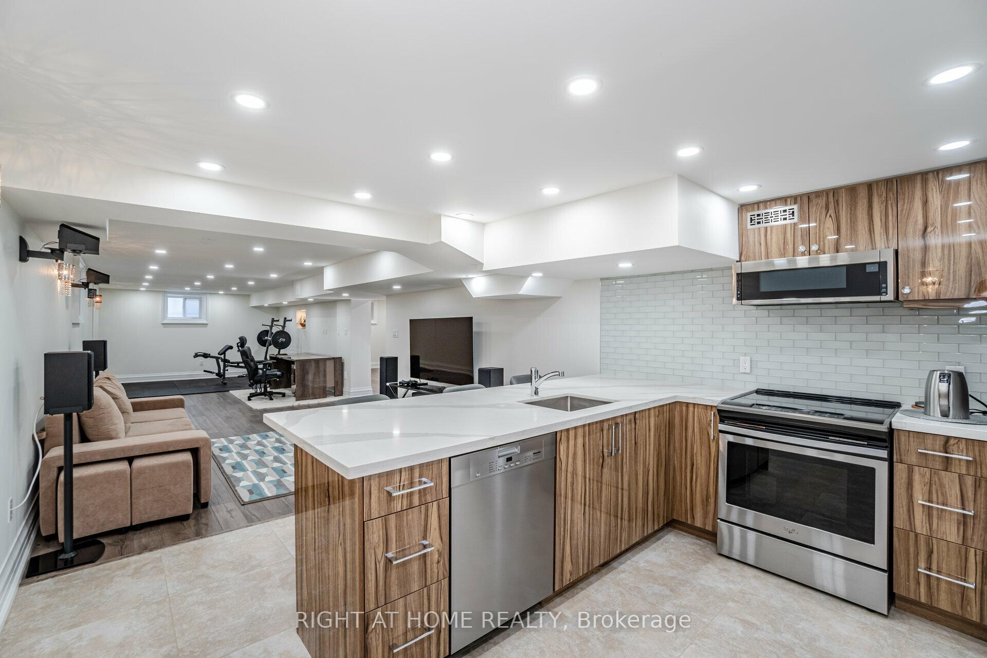 Photo 35 of 35 Burnelm Drive, Etobicoke, Islington-City Centre West — HOMEH