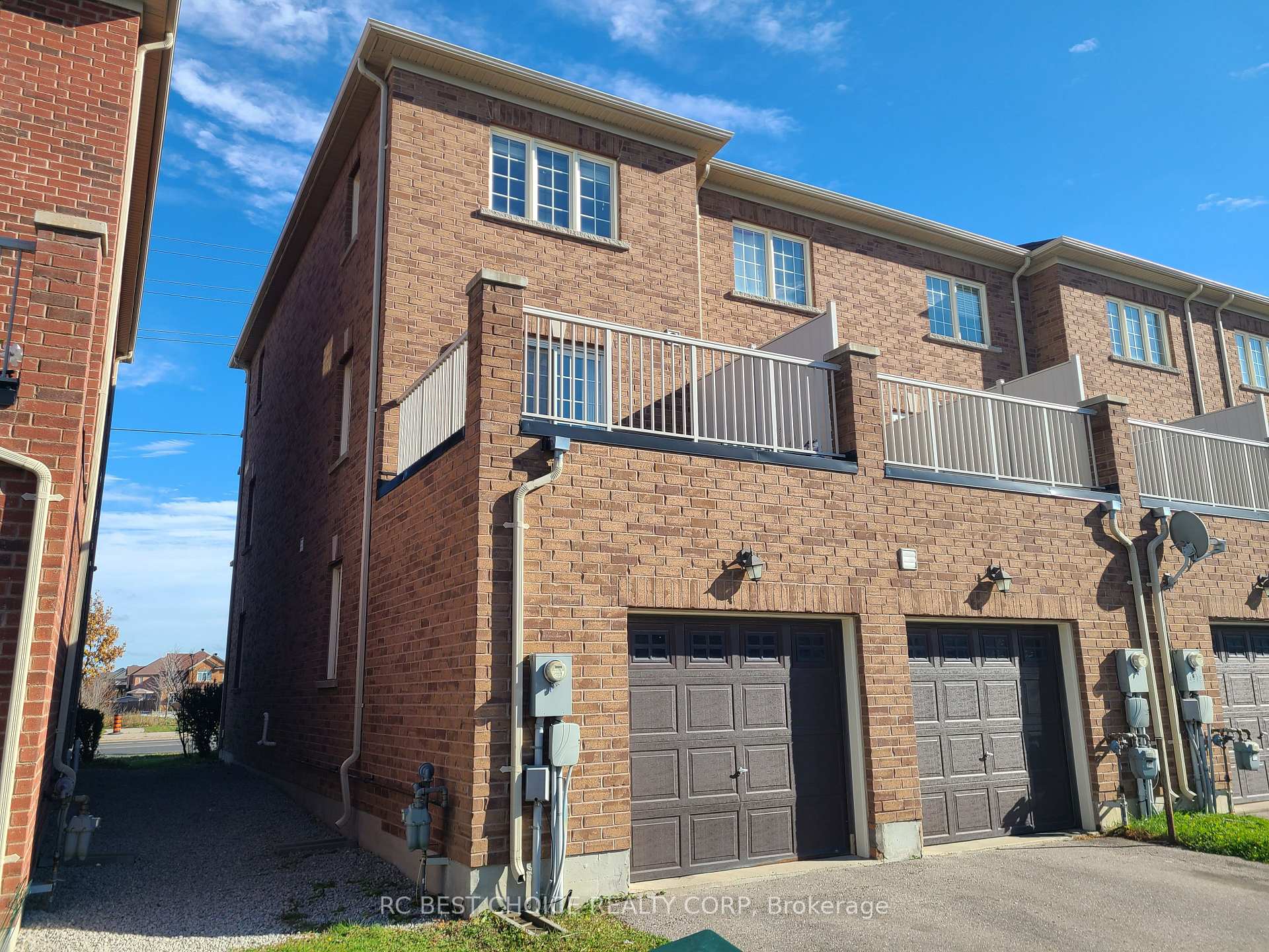 Photo 2 of 9982 McCowan Road, Markham, Berczy — HOMEH