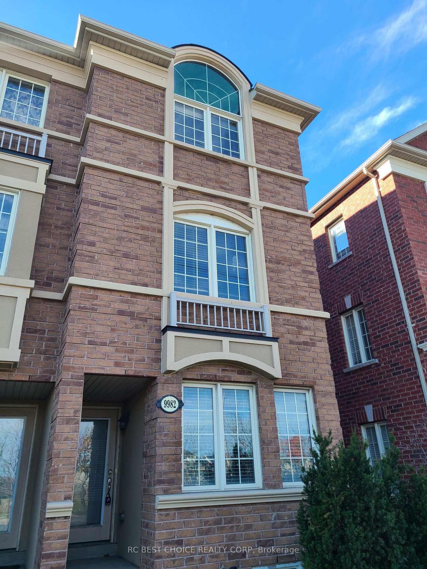 Photo 3 of 9982 McCowan Road, Markham, Berczy — HOMEH