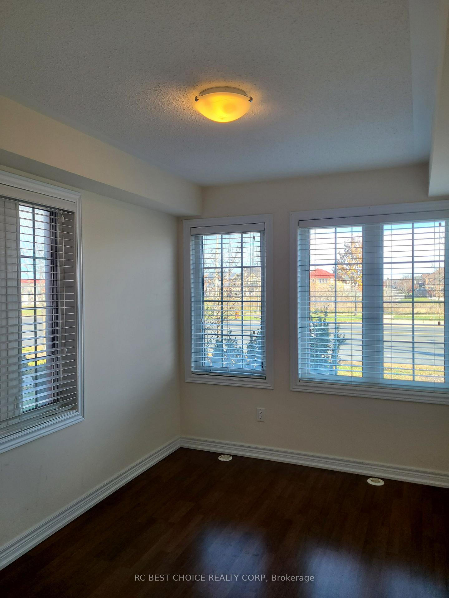 Photo 7 of 9982 McCowan Road, Markham, Berczy — HOMEH