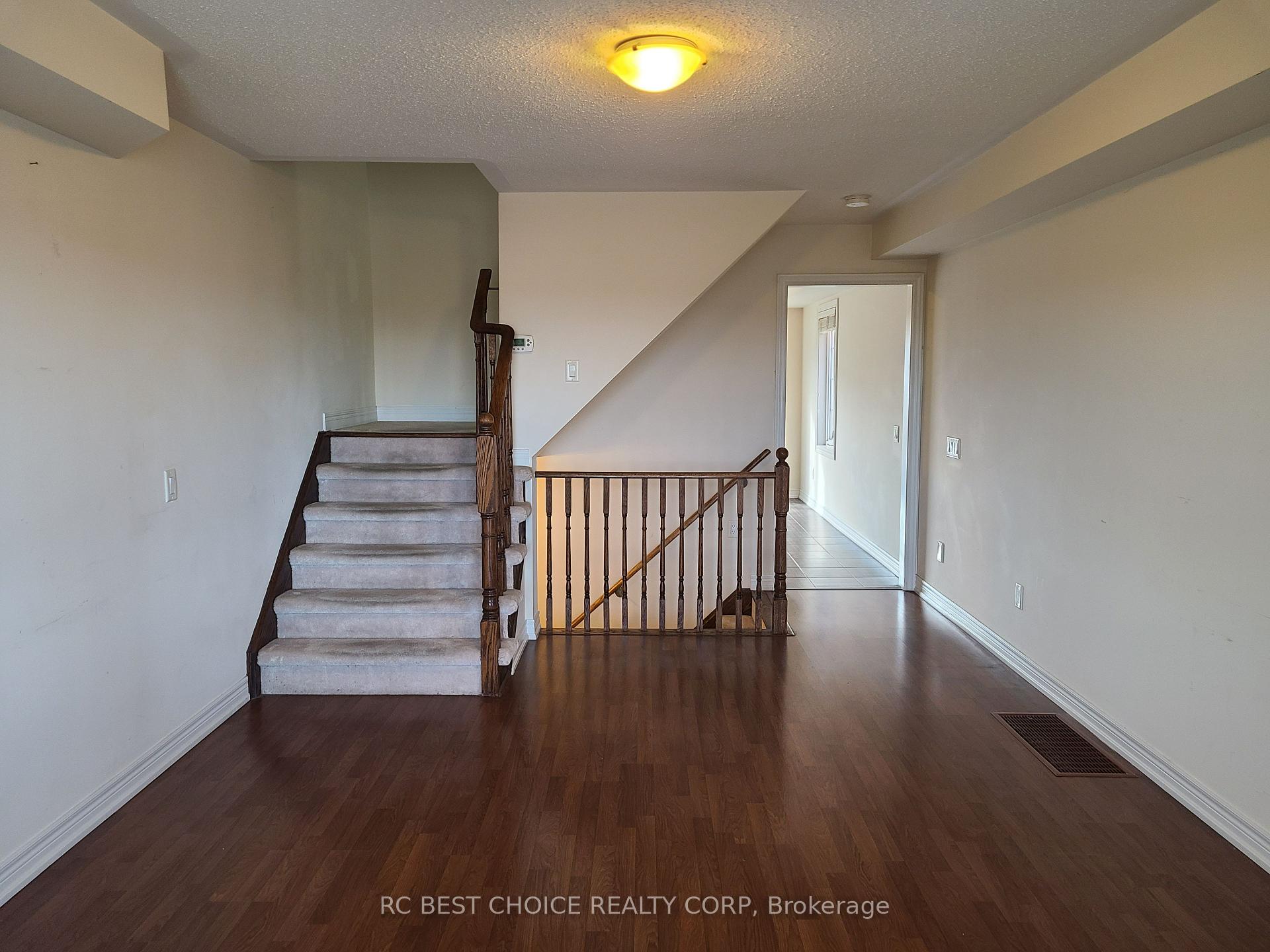 Photo 12 of 9982 McCowan Road, Markham, Berczy — HOMEH