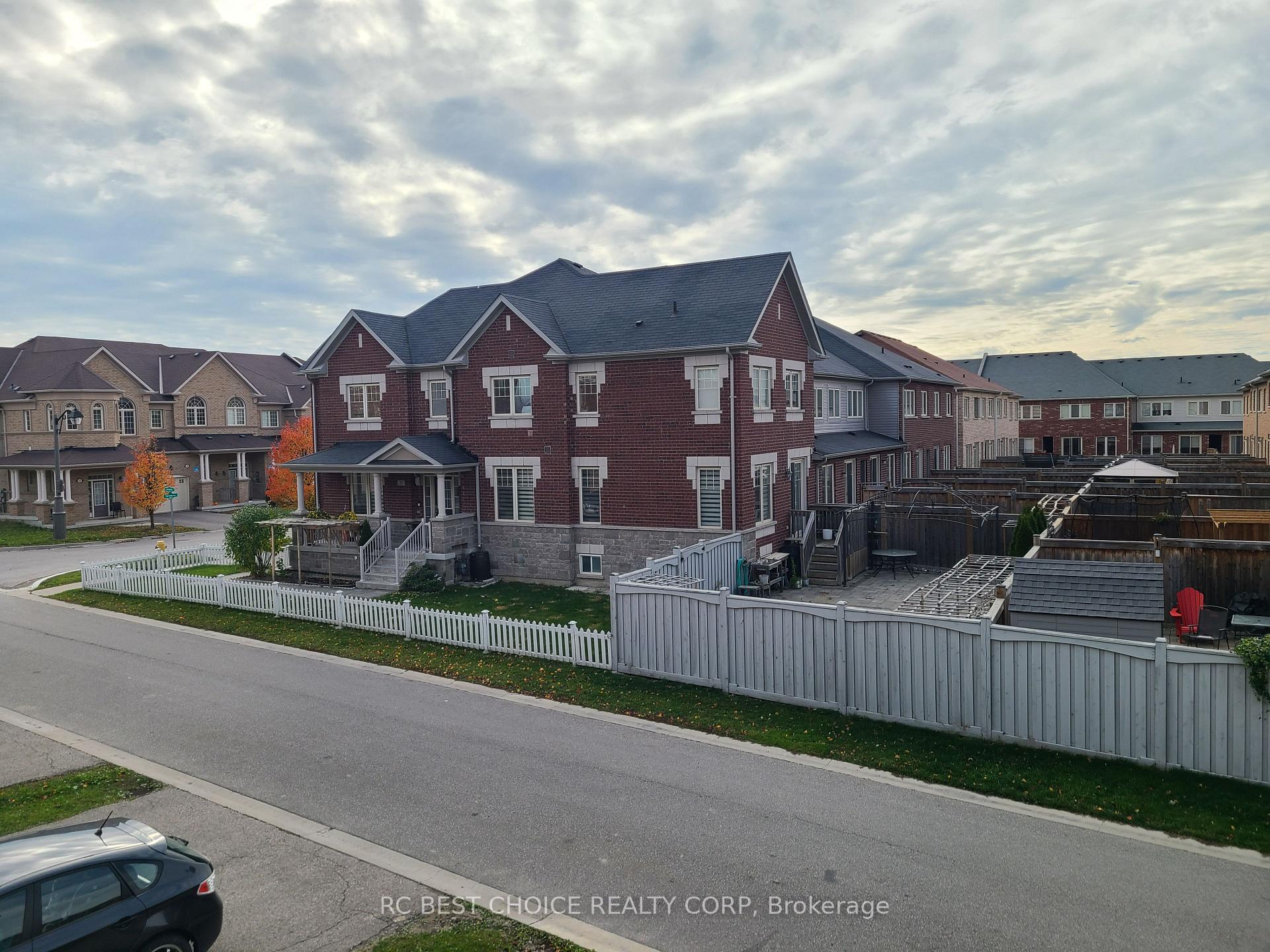 Photo 18 of 9982 McCowan Road, Markham, Berczy — HOMEH