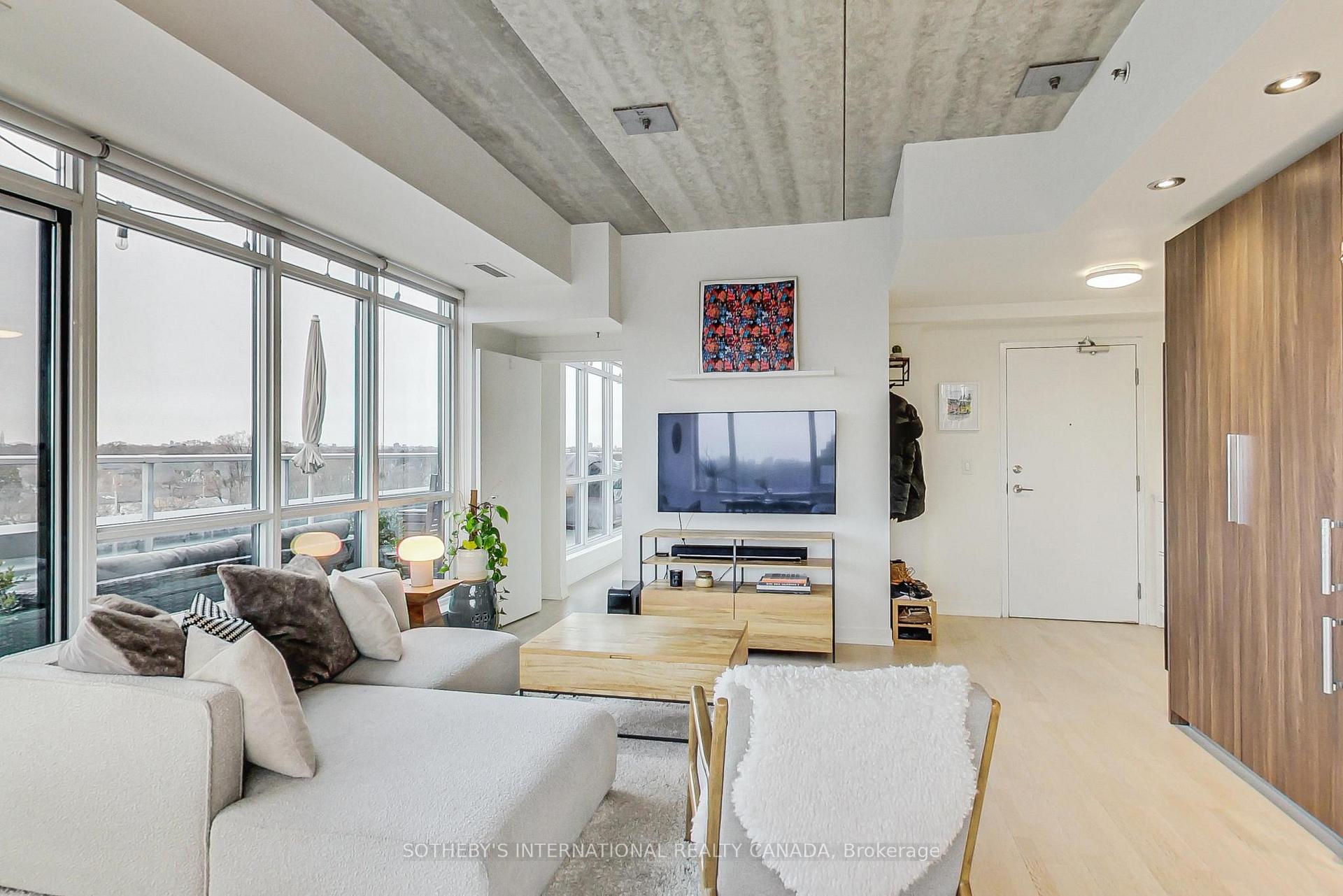 Photo 3 of Unit 602, 51 Lady Bank Road, Etobicoke, Stonegate-Queensway — HOMEH