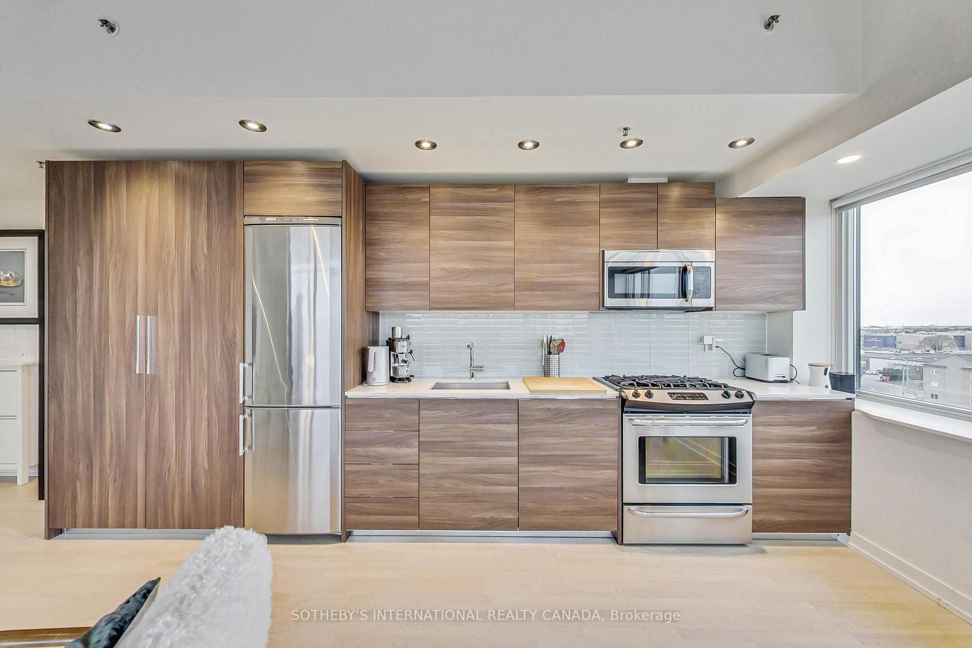Photo 7 of Unit 602, 51 Lady Bank Road, Etobicoke, Stonegate-Queensway — HOMEH