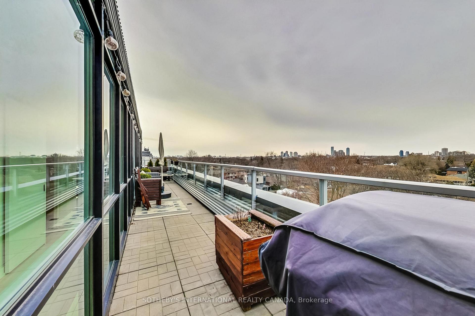 Photo 11 of Unit 602, 51 Lady Bank Road, Etobicoke, Stonegate-Queensway — HOMEH