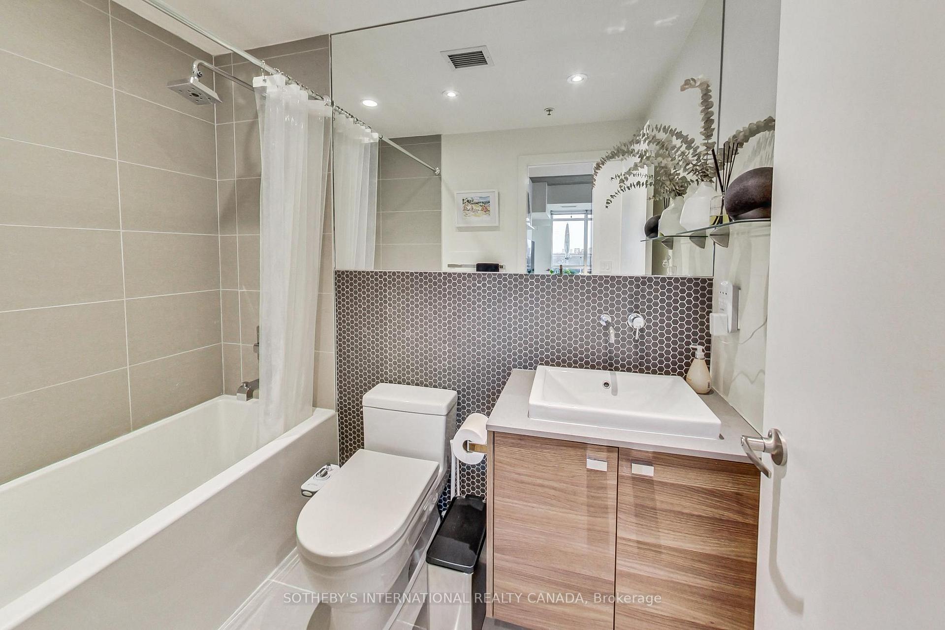 Photo 24 of Unit 602, 51 Lady Bank Road, Etobicoke, Stonegate-Queensway — HOMEH