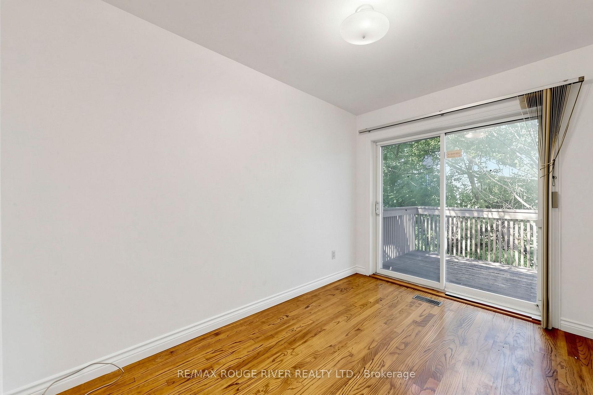 Photo 21 of 38 Lombardy Crescent, Scarborough, Kennedy Park — HOMEH