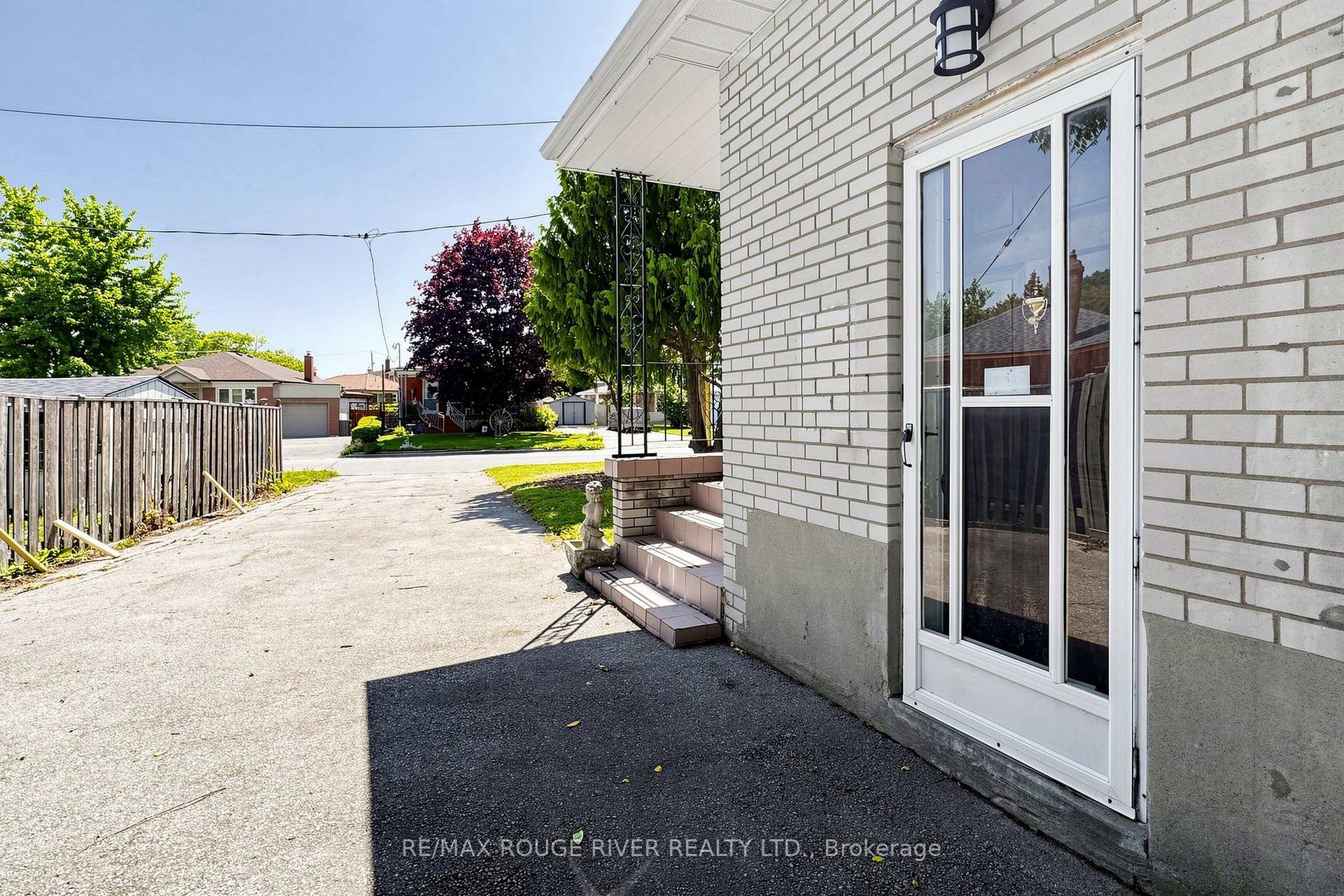 Photo 41 of 38 Lombardy Crescent, Scarborough, Kennedy Park — HOMEH