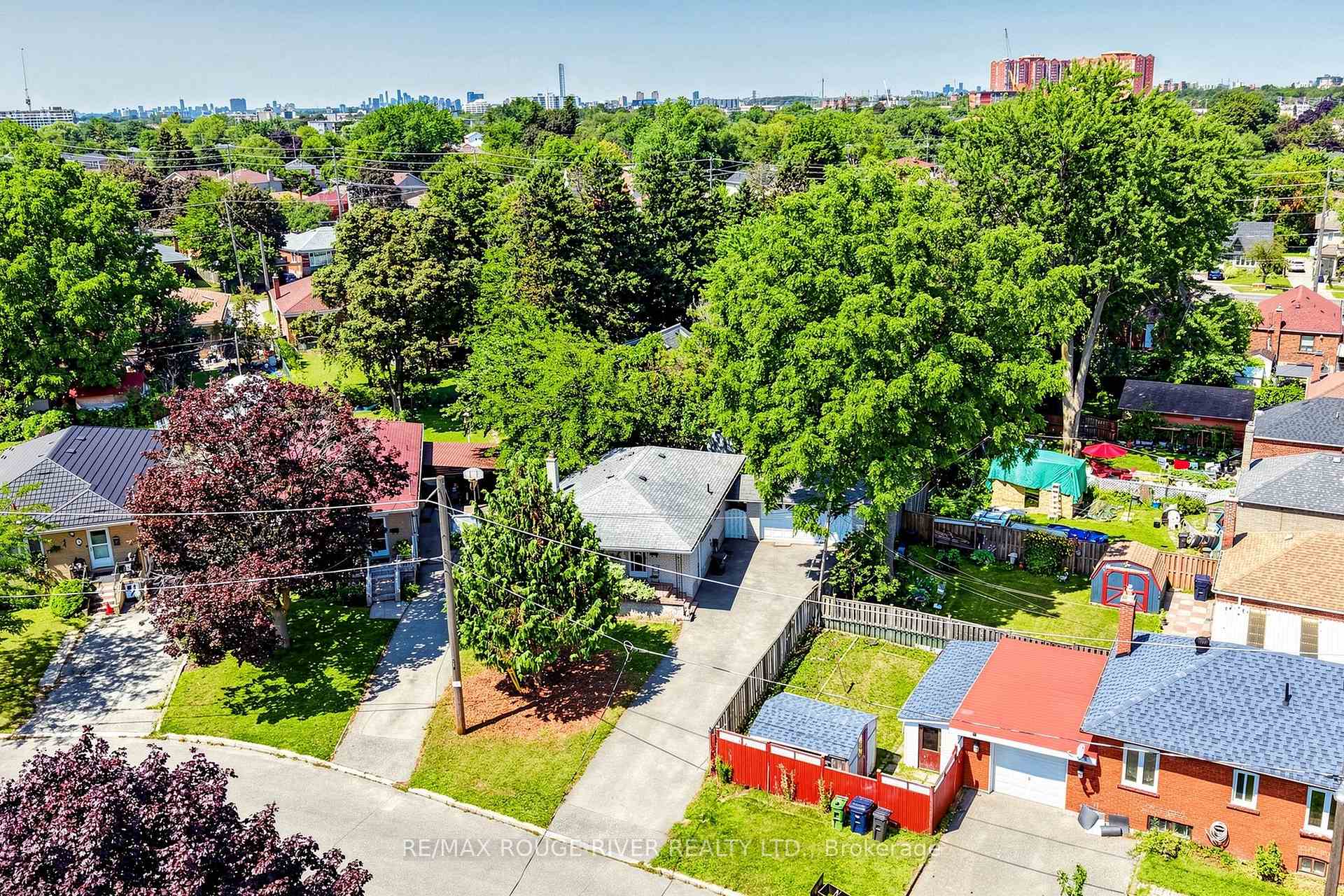 Photo 46 of 38 Lombardy Crescent, Scarborough, Kennedy Park — HOMEH