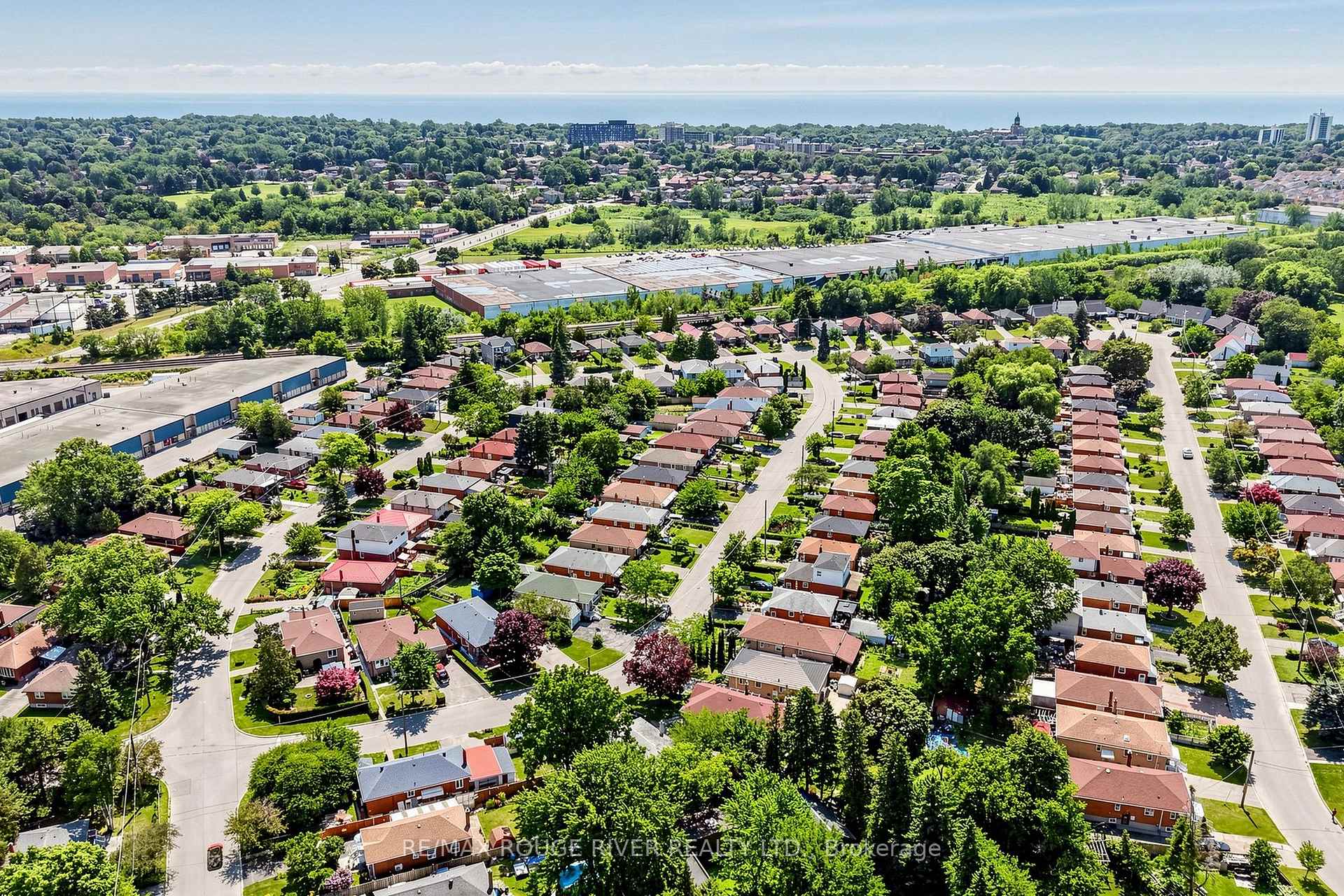 Photo 48 of 38 Lombardy Crescent, Scarborough, Kennedy Park — HOMEH