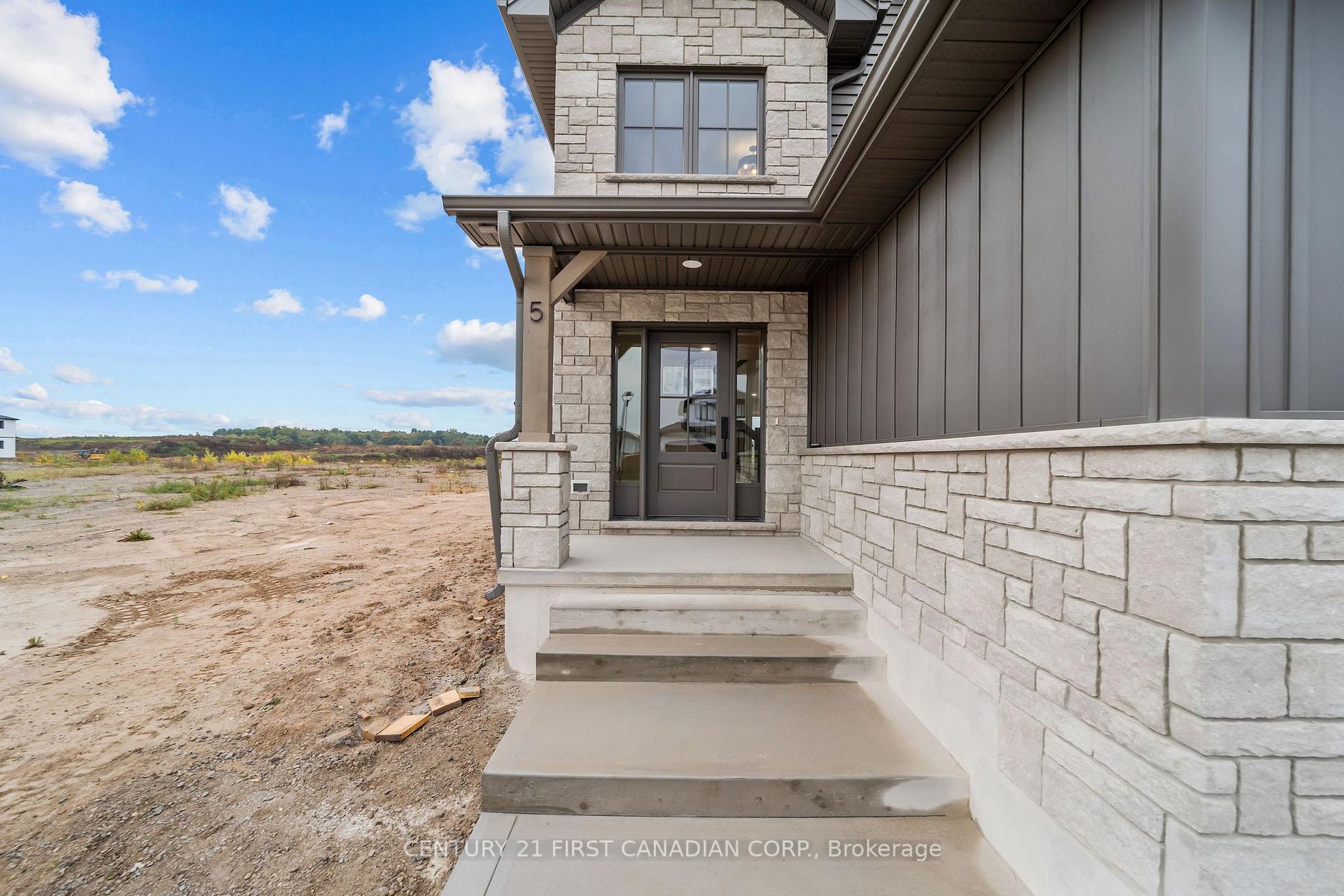 Photo 6 of 5 Doerr Court, North Middlesex, Ailsa Craig — HOMEH