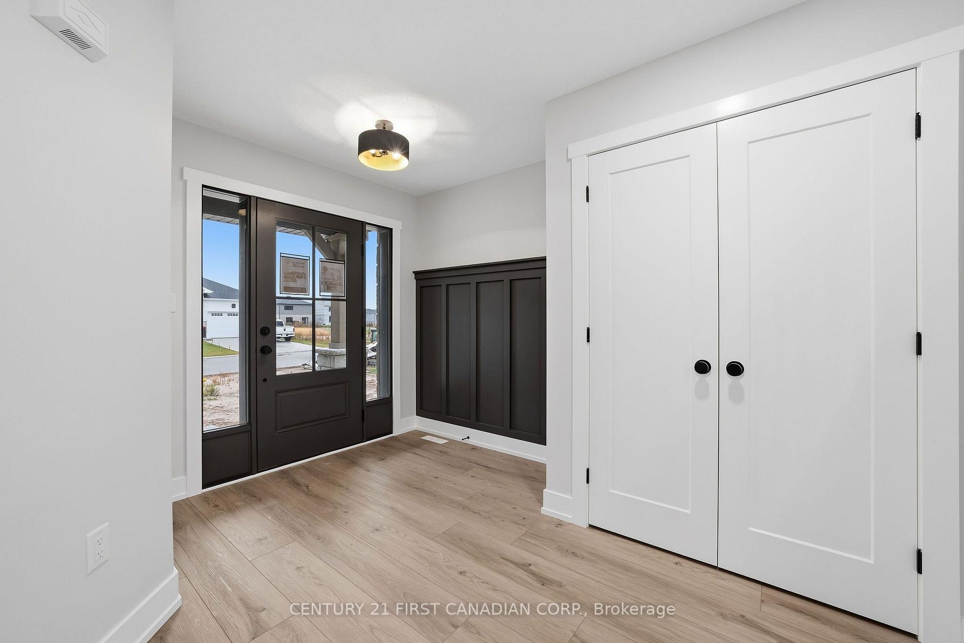 Photo 8 of 5 Doerr Court, North Middlesex, Ailsa Craig — HOMEH