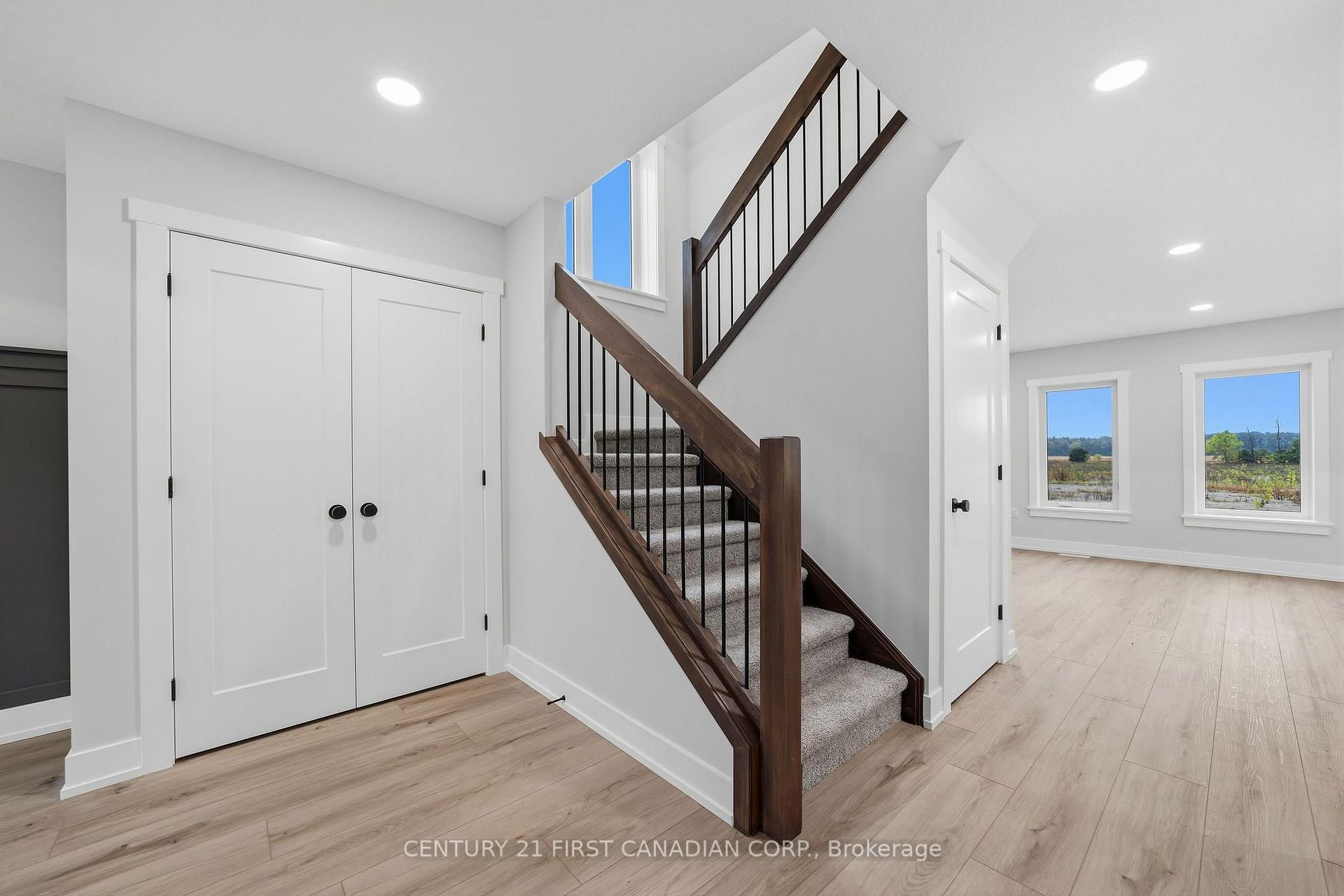 Photo 10 of 5 Doerr Court, North Middlesex, Ailsa Craig — HOMEH