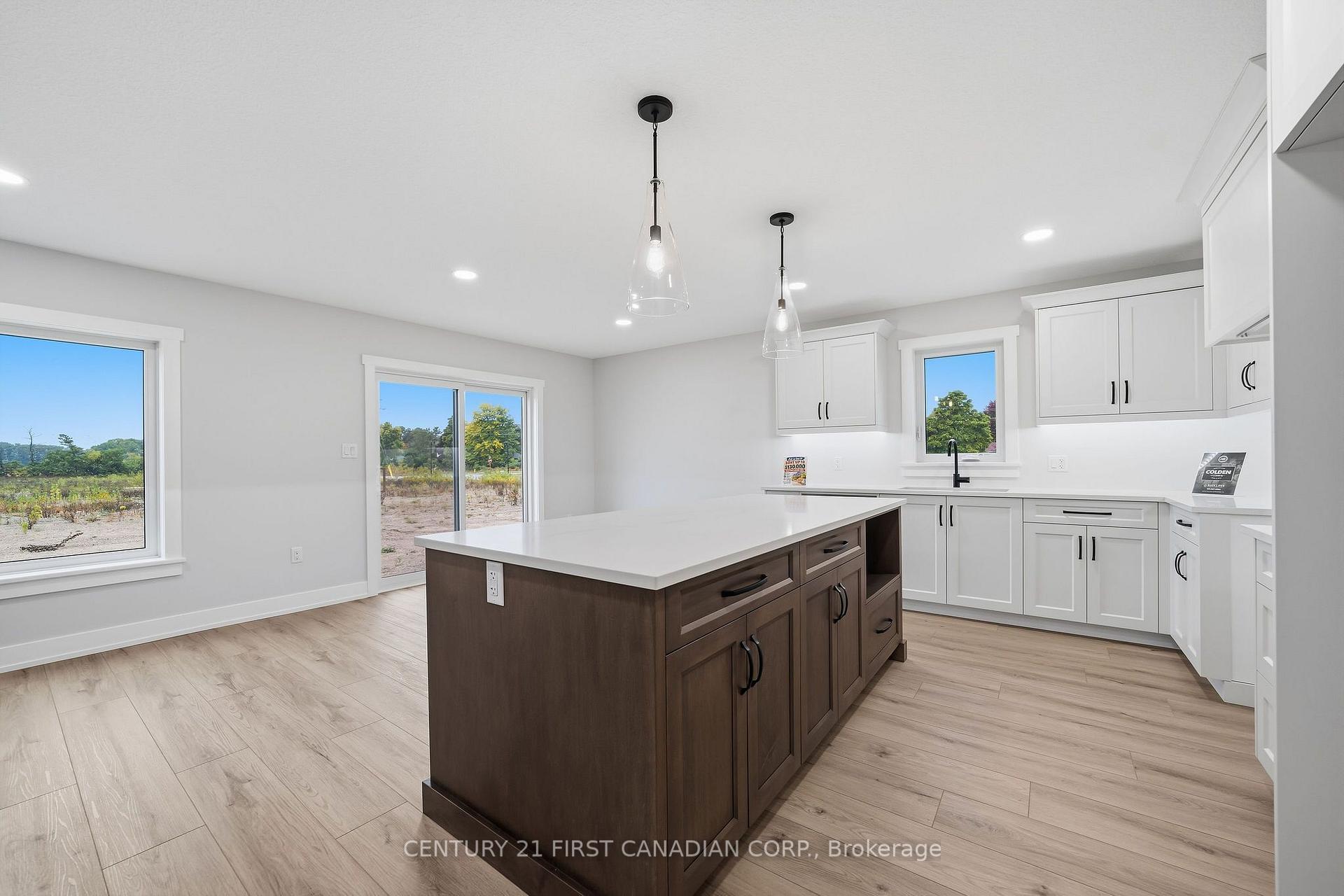 Photo 11 of 5 Doerr Court, North Middlesex, Ailsa Craig — HOMEH