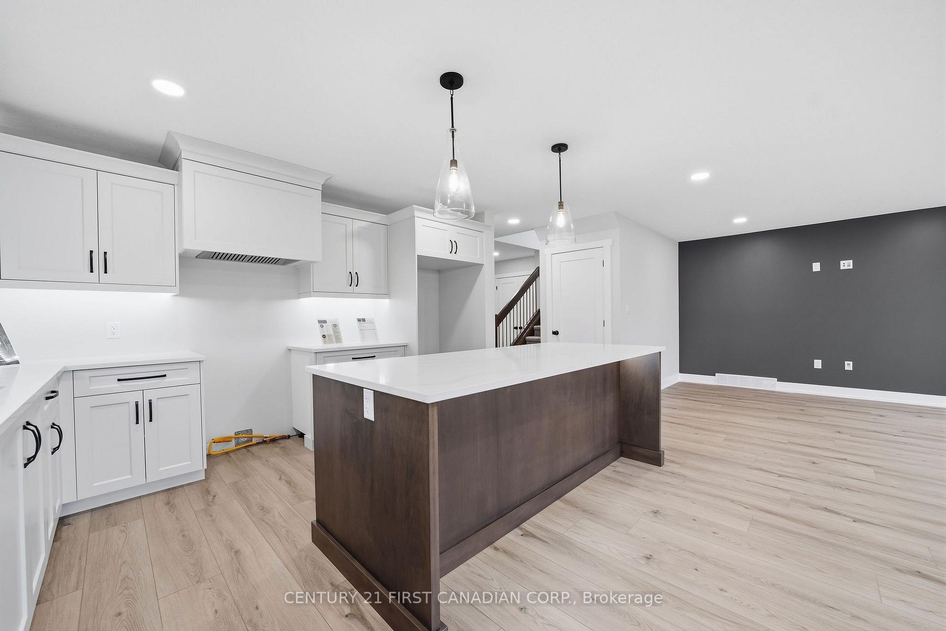 Photo 13 of 5 Doerr Court, North Middlesex, Ailsa Craig — HOMEH