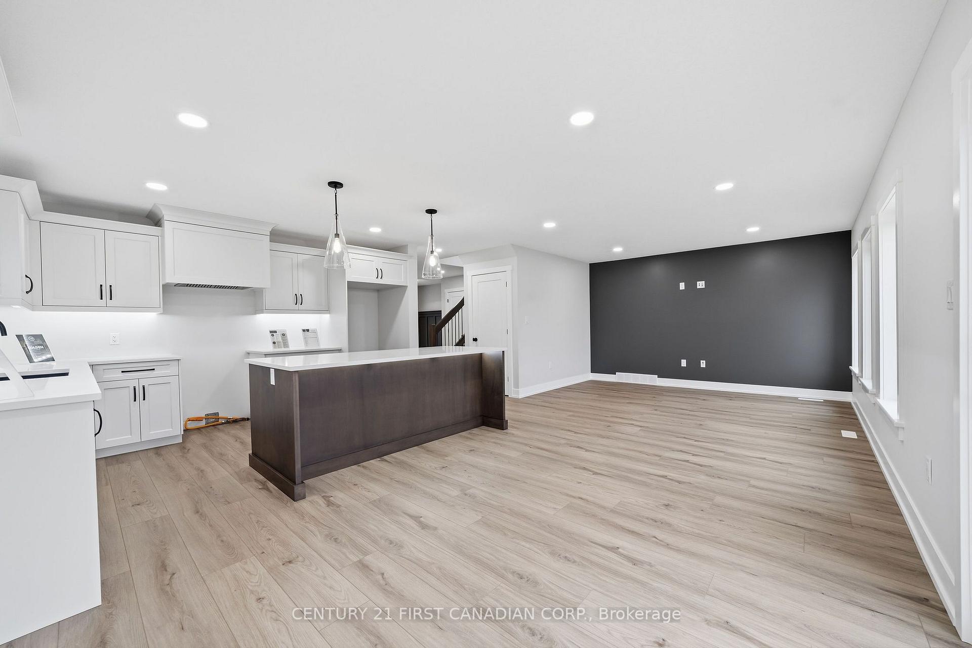 Photo 15 of 5 Doerr Court, North Middlesex, Ailsa Craig — HOMEH