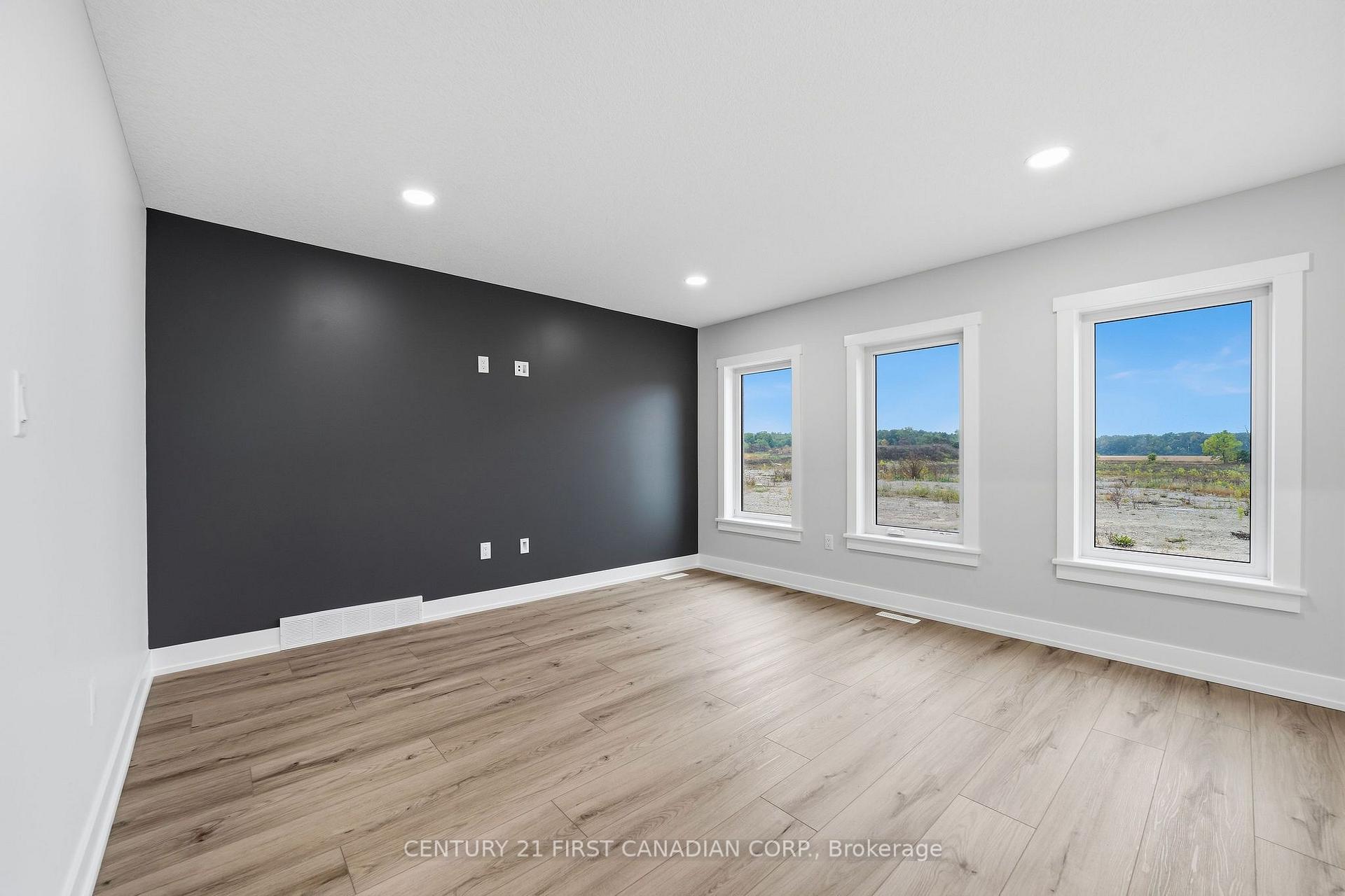 Photo 16 of 5 Doerr Court, North Middlesex, Ailsa Craig — HOMEH
