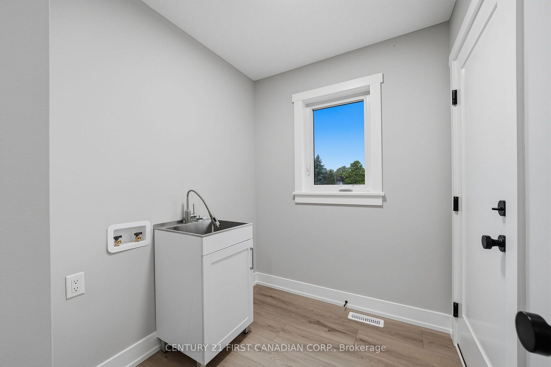 Photo 25 of 5 Doerr Court, North Middlesex, Ailsa Craig — HOMEH