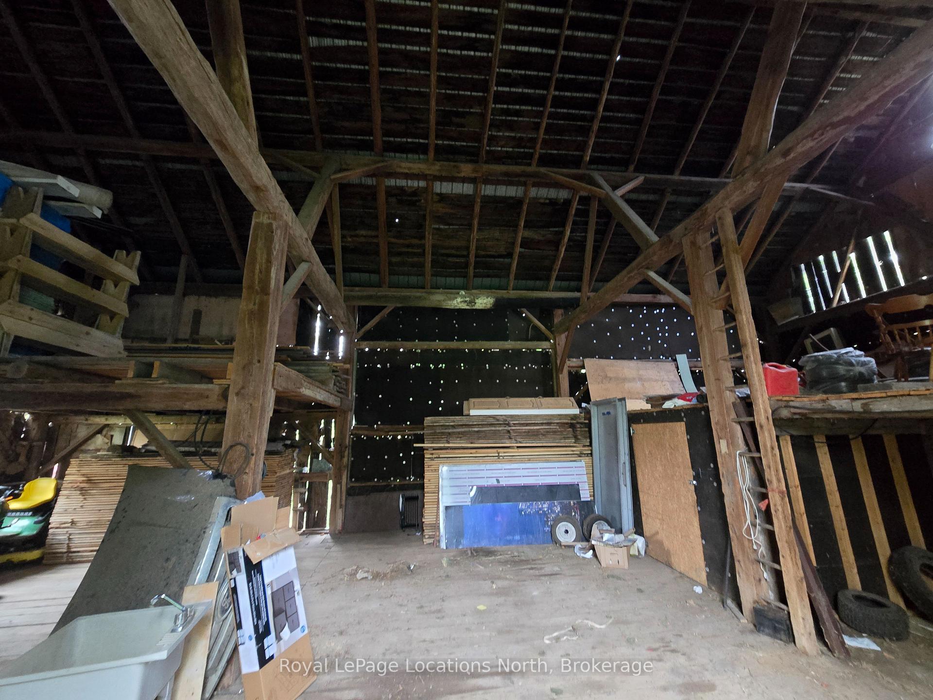 Photo 22 of 2939 92 County Road, Springwater, Rural Springwater — HOMEH