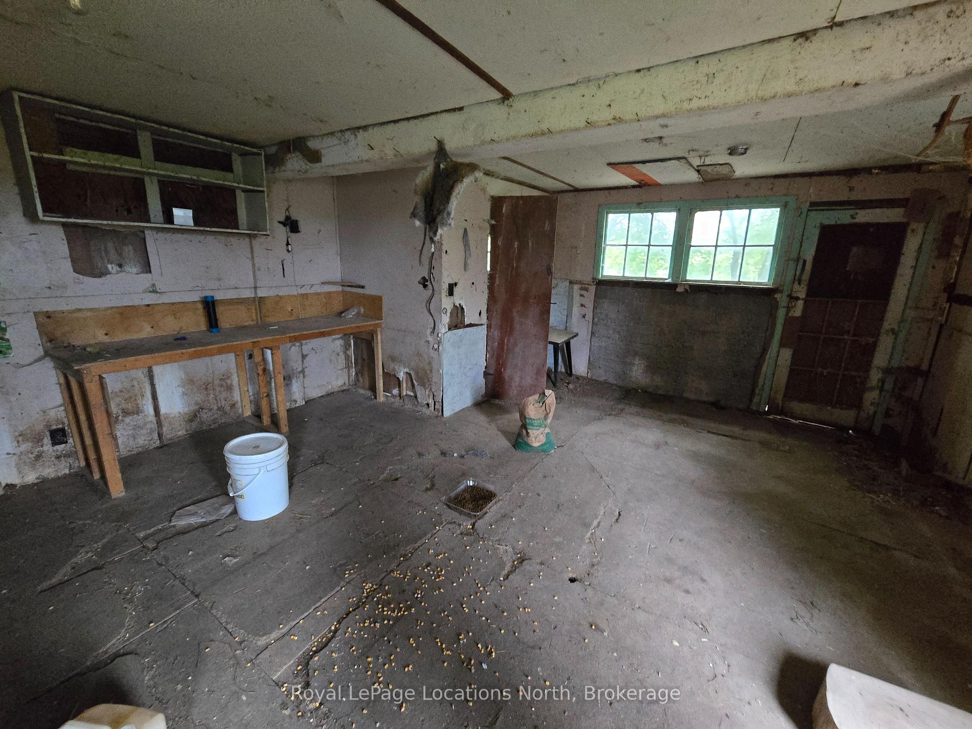 Photo 23 of 2939 92 County Road, Springwater, Rural Springwater — HOMEH