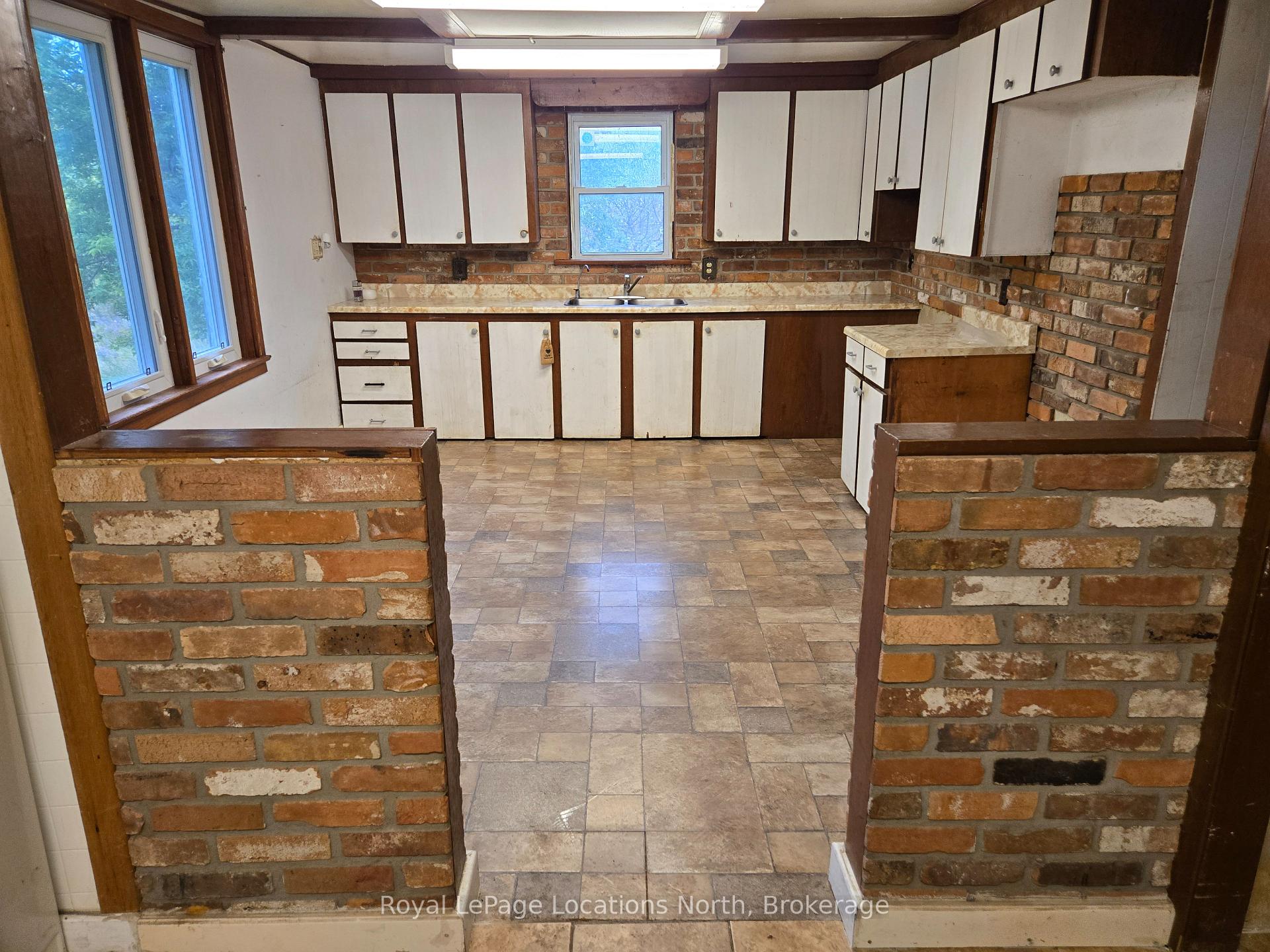 Photo 31 of 2939 92 County Road, Springwater, Rural Springwater — HOMEH