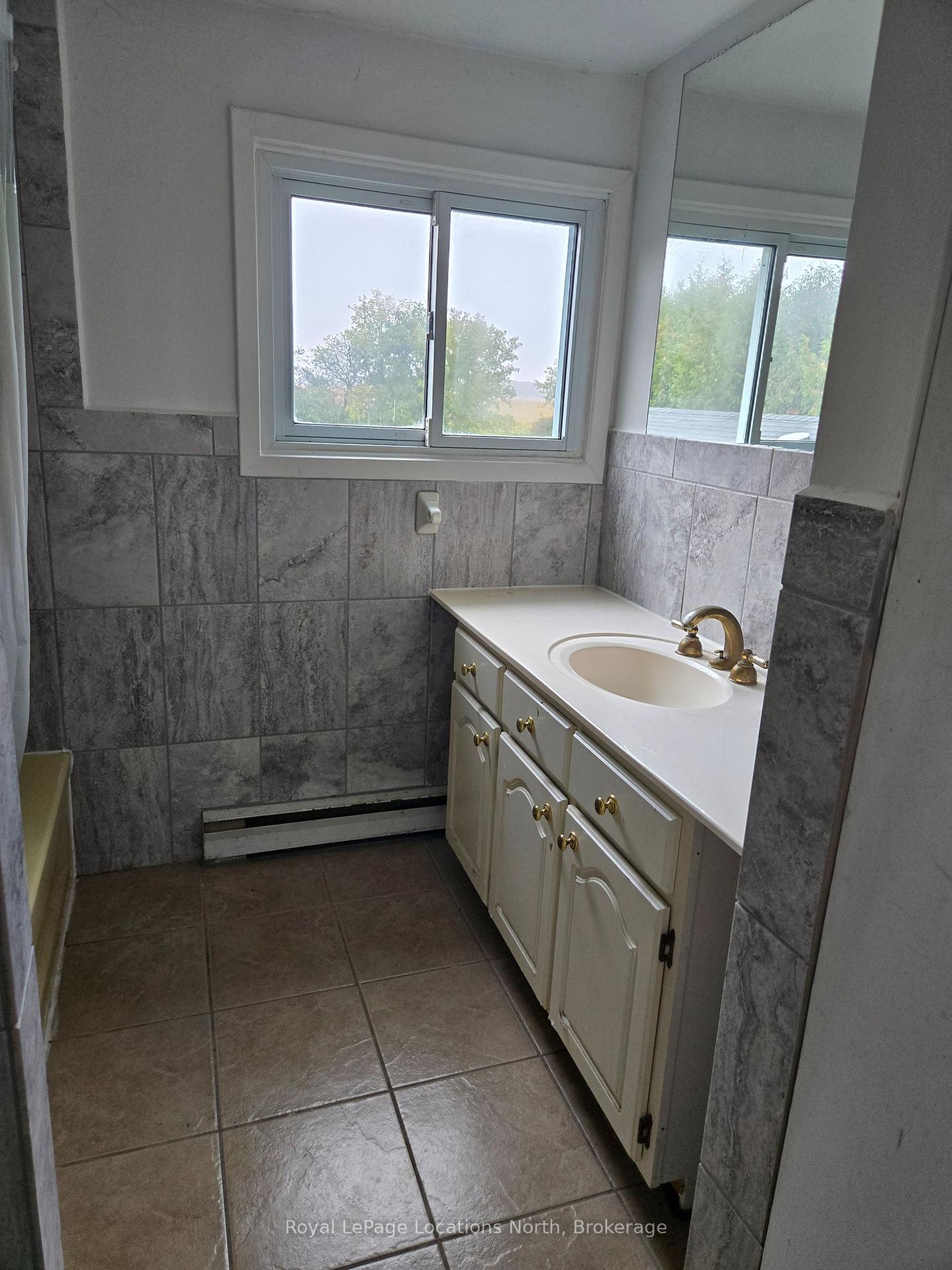 Photo 42 of 2939 92 County Road, Springwater, Rural Springwater — HOMEH