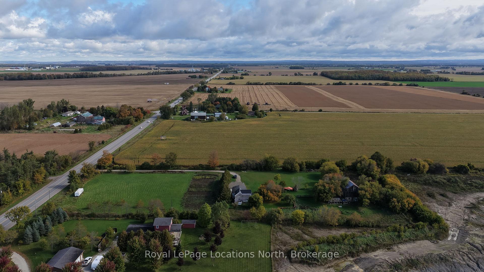 Photo 53 of 2939 92 County Road, Springwater, Rural Springwater — HOMEH