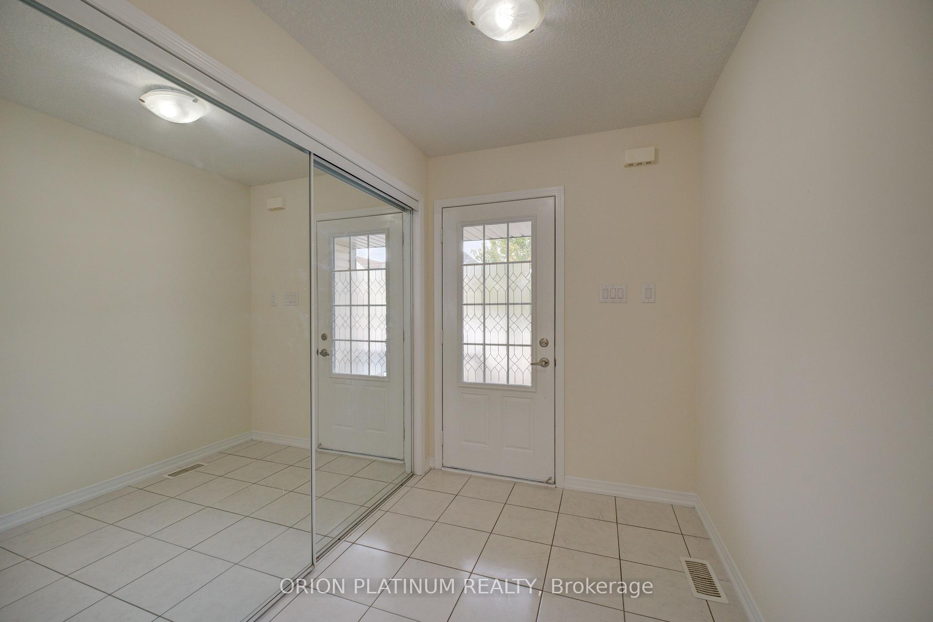 Photo 3 of 140 Munro Circle, Brantford, Empire South — HOMEH