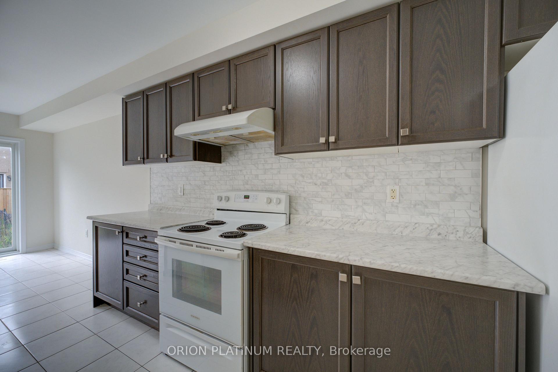Photo 5 of 140 Munro Circle, Brantford, Empire South — HOMEH