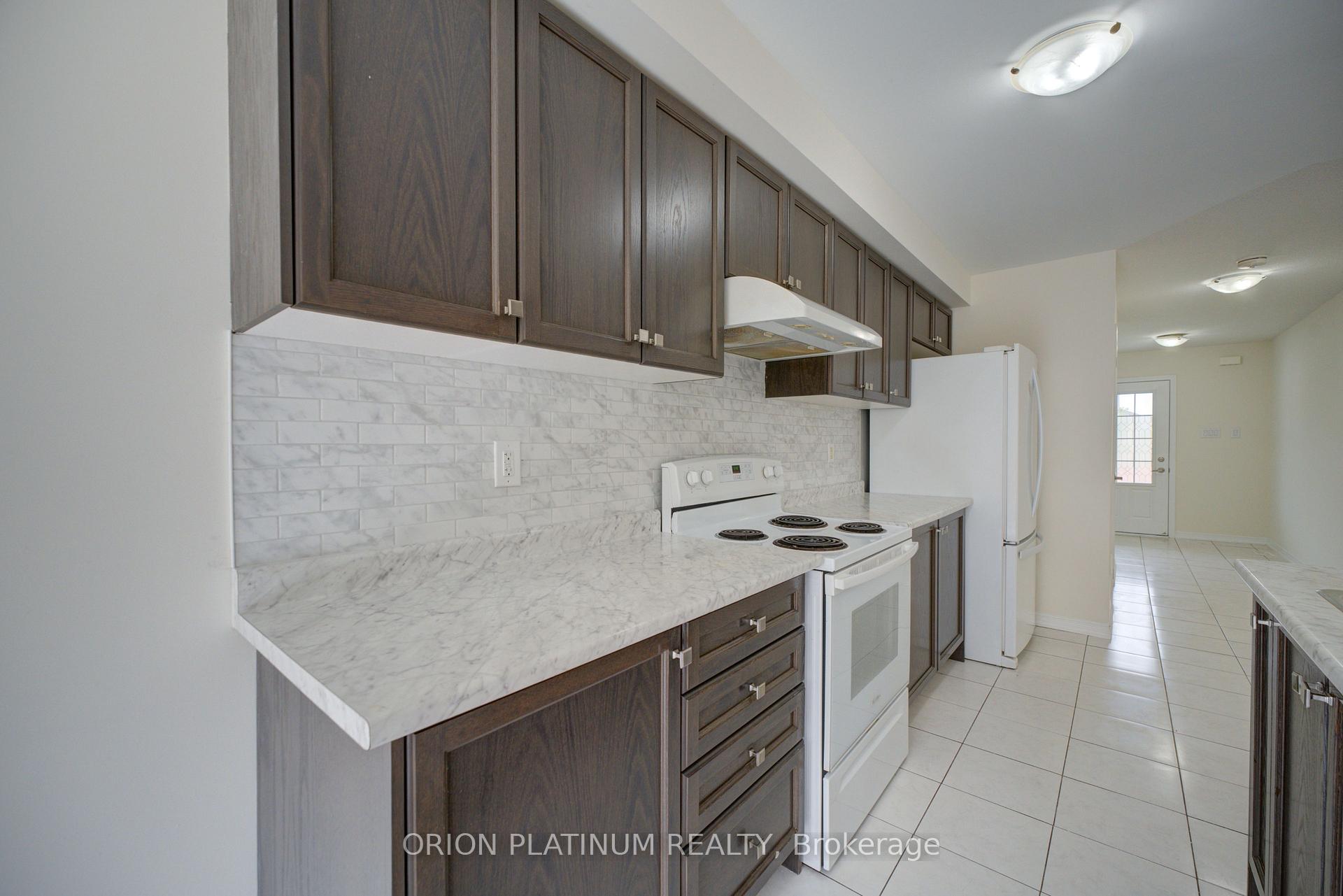 Photo 8 of 140 Munro Circle, Brantford, Empire South — HOMEH