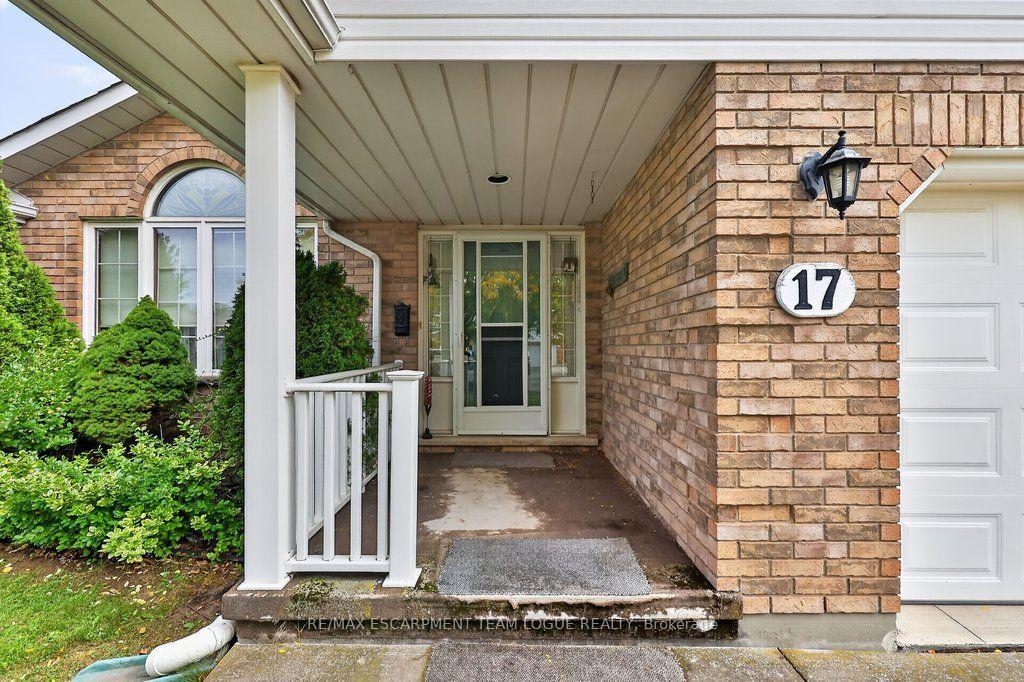 Photo 4 of 17 Tanner Drive, Pelham, Fonthill — HOMEH
