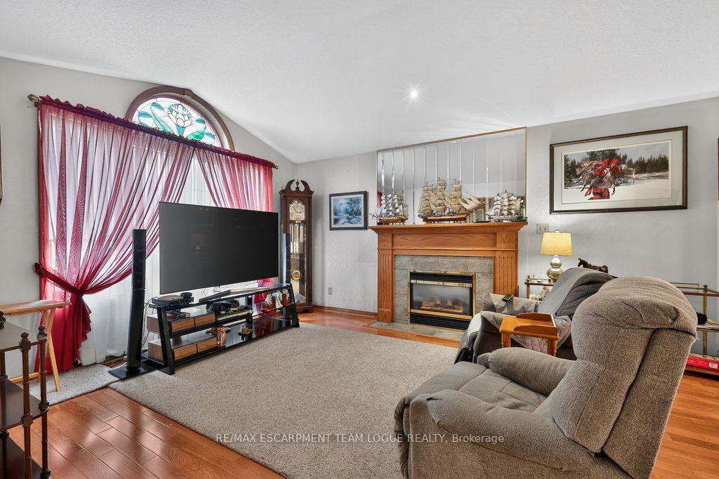 Photo 8 of 17 Tanner Drive, Pelham, Fonthill — HOMEH
