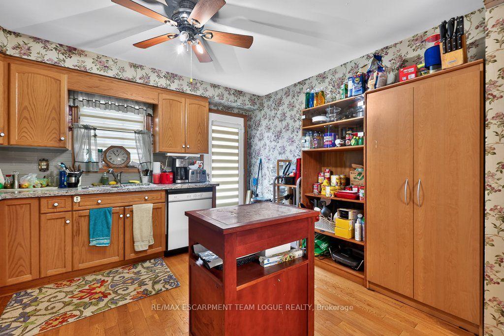 Photo 13 of 17 Tanner Drive, Pelham, Fonthill — HOMEH