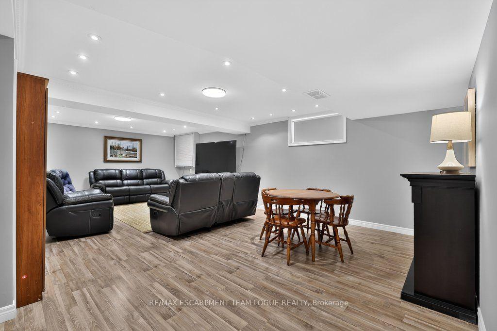 Photo 23 of 17 Tanner Drive, Pelham, Fonthill — HOMEH