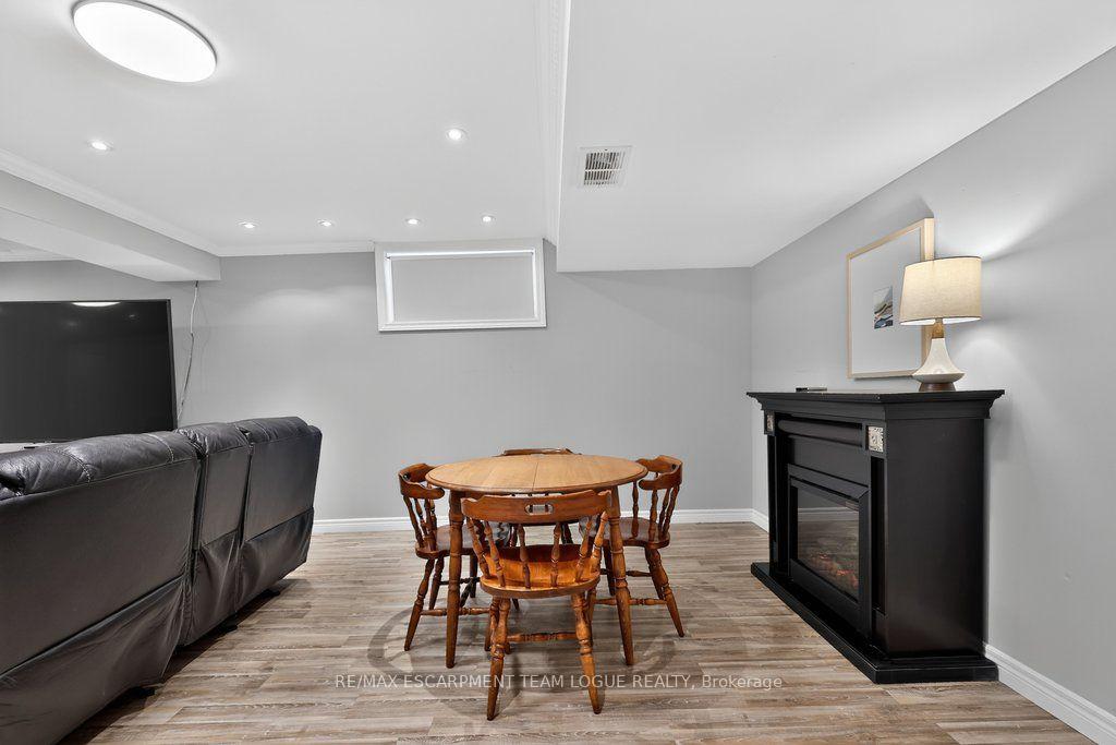 Photo 24 of 17 Tanner Drive, Pelham, Fonthill — HOMEH