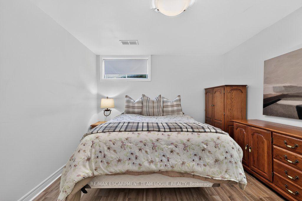 Photo 33 of 17 Tanner Drive, Pelham, Fonthill — HOMEH