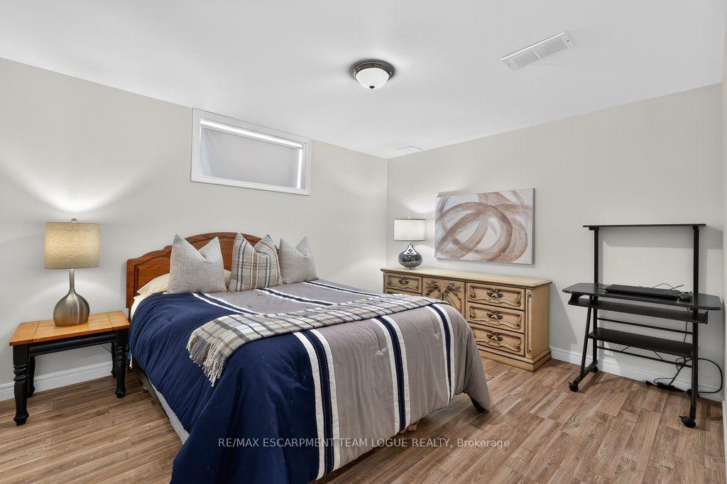Photo 34 of 17 Tanner Drive, Pelham, Fonthill — HOMEH