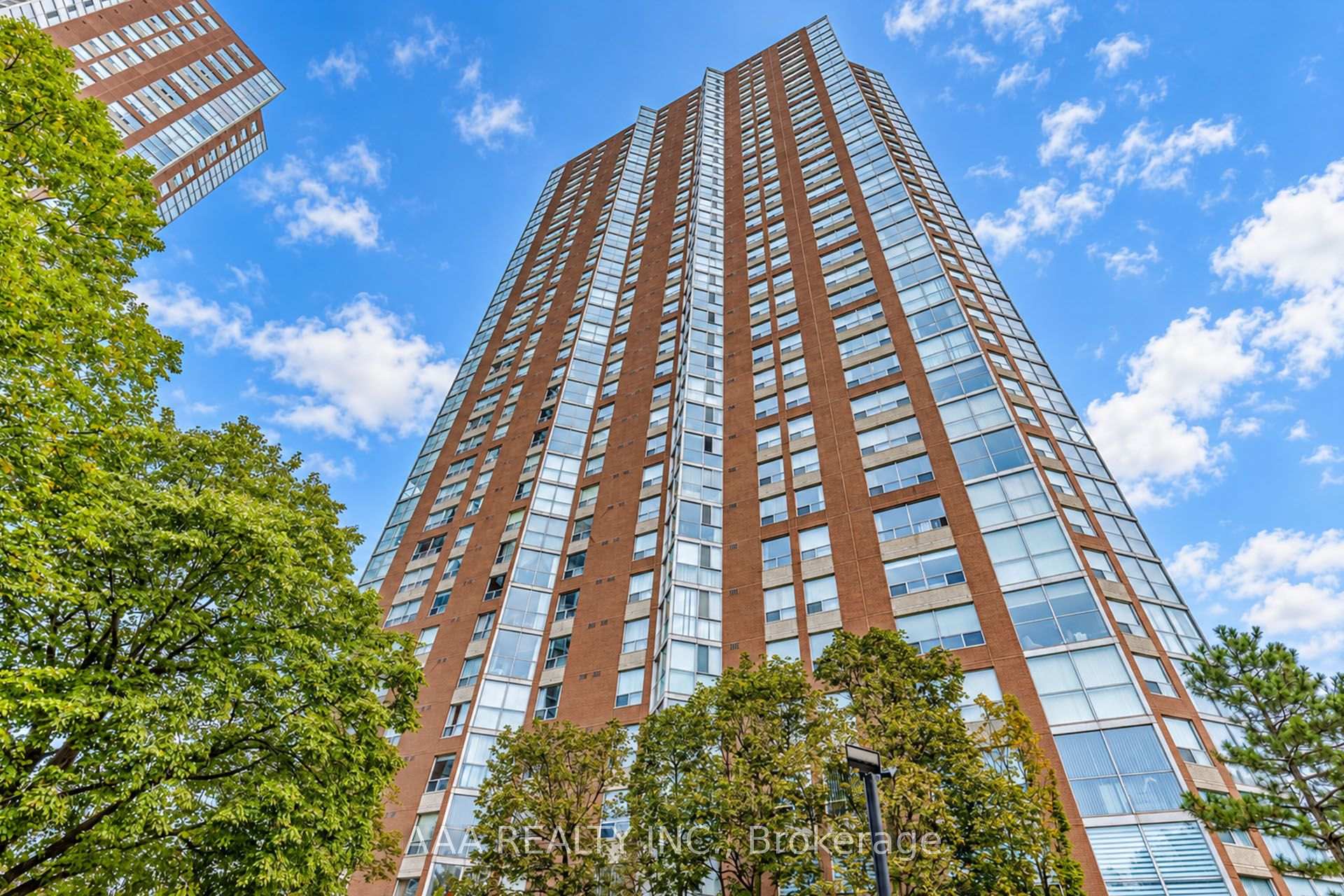 Photo 2 of Unit 2101, 5 Concorde Place, North York, Banbury-Don Mills — HOMEH