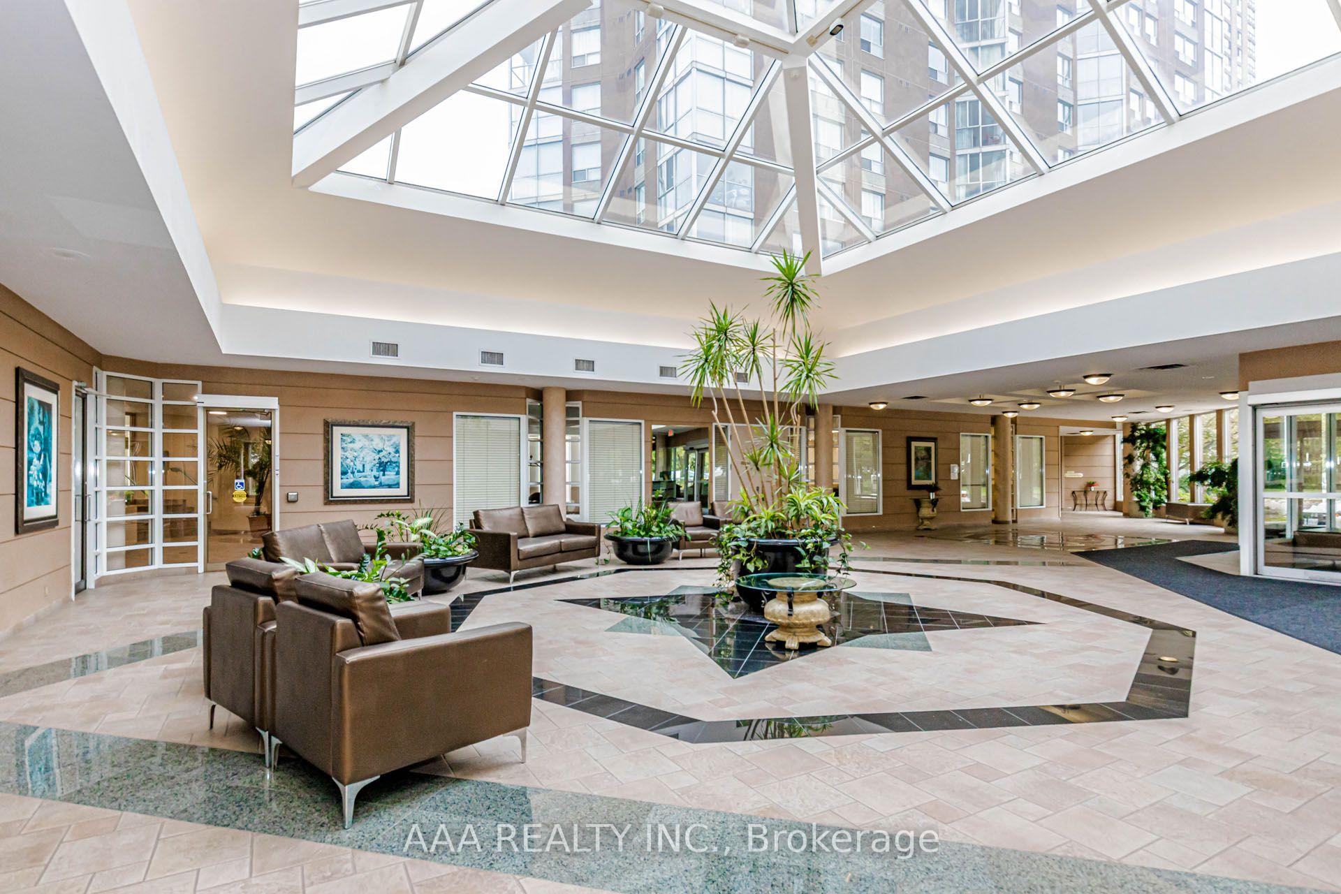 Photo 3 of Unit 2101, 5 Concorde Place, North York, Banbury-Don Mills — HOMEH