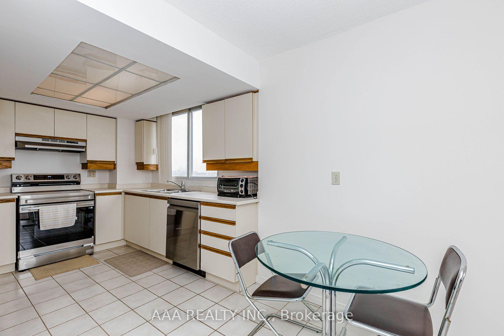 Photo 15 of Unit 2101, 5 Concorde Place, North York, Banbury-Don Mills — HOMEH