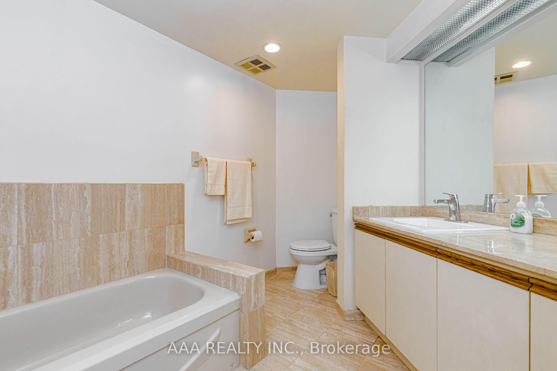 Photo 27 of Unit 2101, 5 Concorde Place, North York, Banbury-Don Mills — HOMEH