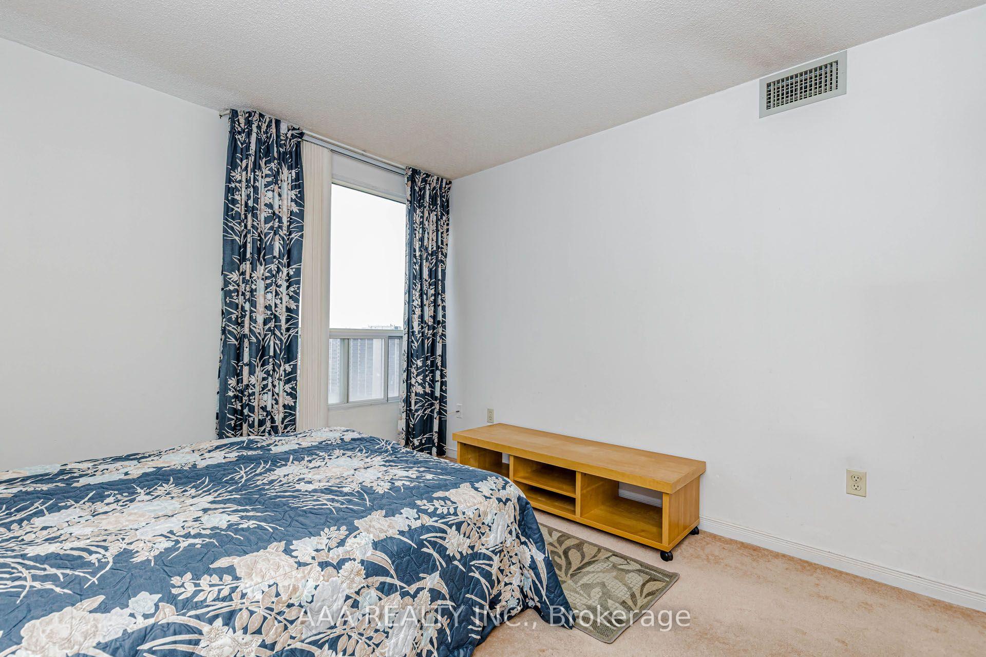 Photo 32 of Unit 2101, 5 Concorde Place, North York, Banbury-Don Mills — HOMEH