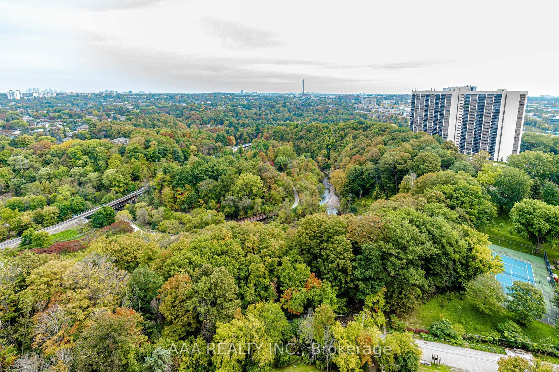 Photo 37 of Unit 2101, 5 Concorde Place, North York, Banbury-Don Mills — HOMEH
